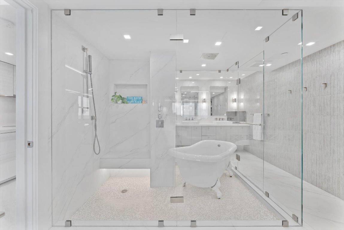 CLARENDON CONDO - Residential