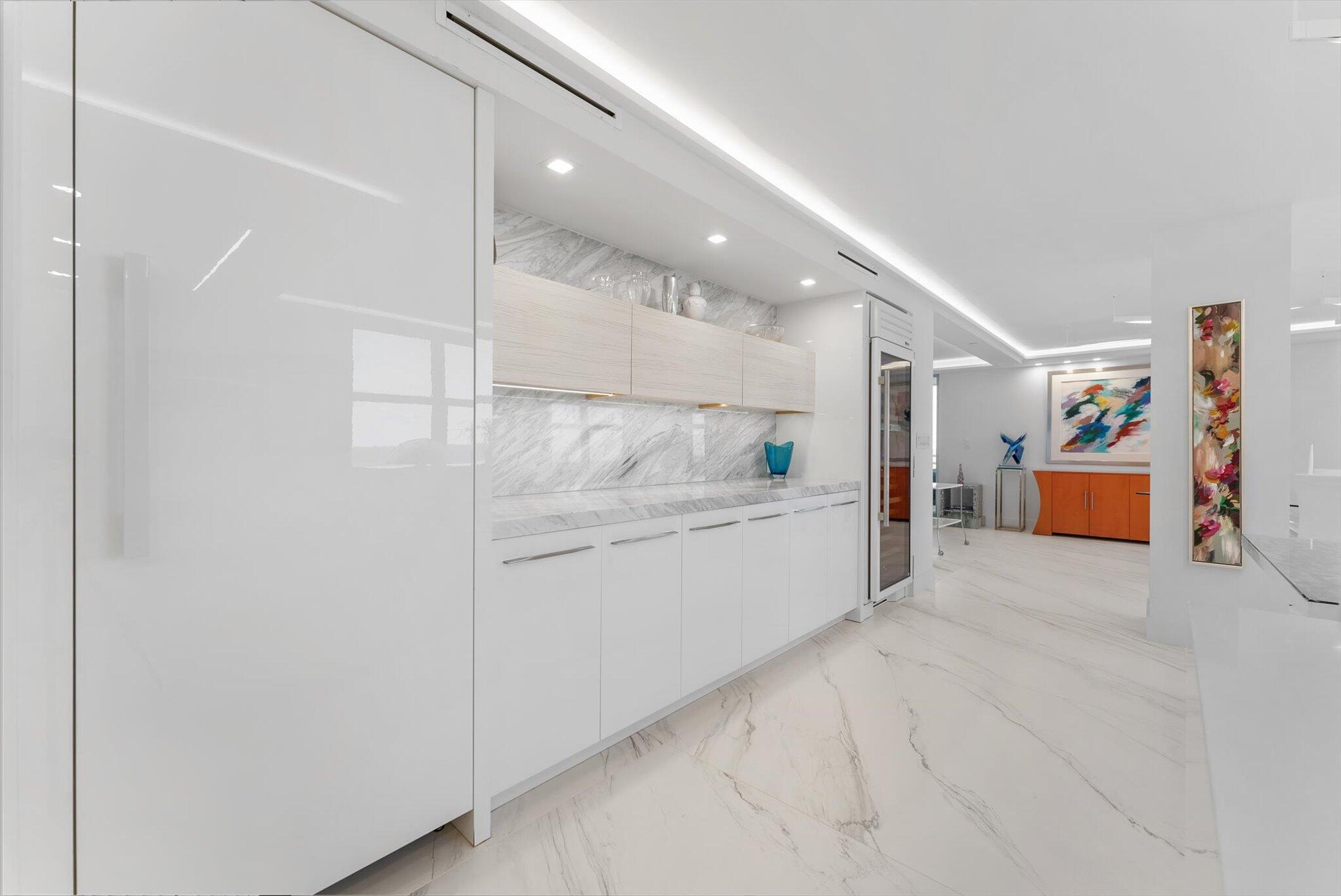 CLARENDON CONDO - Residential