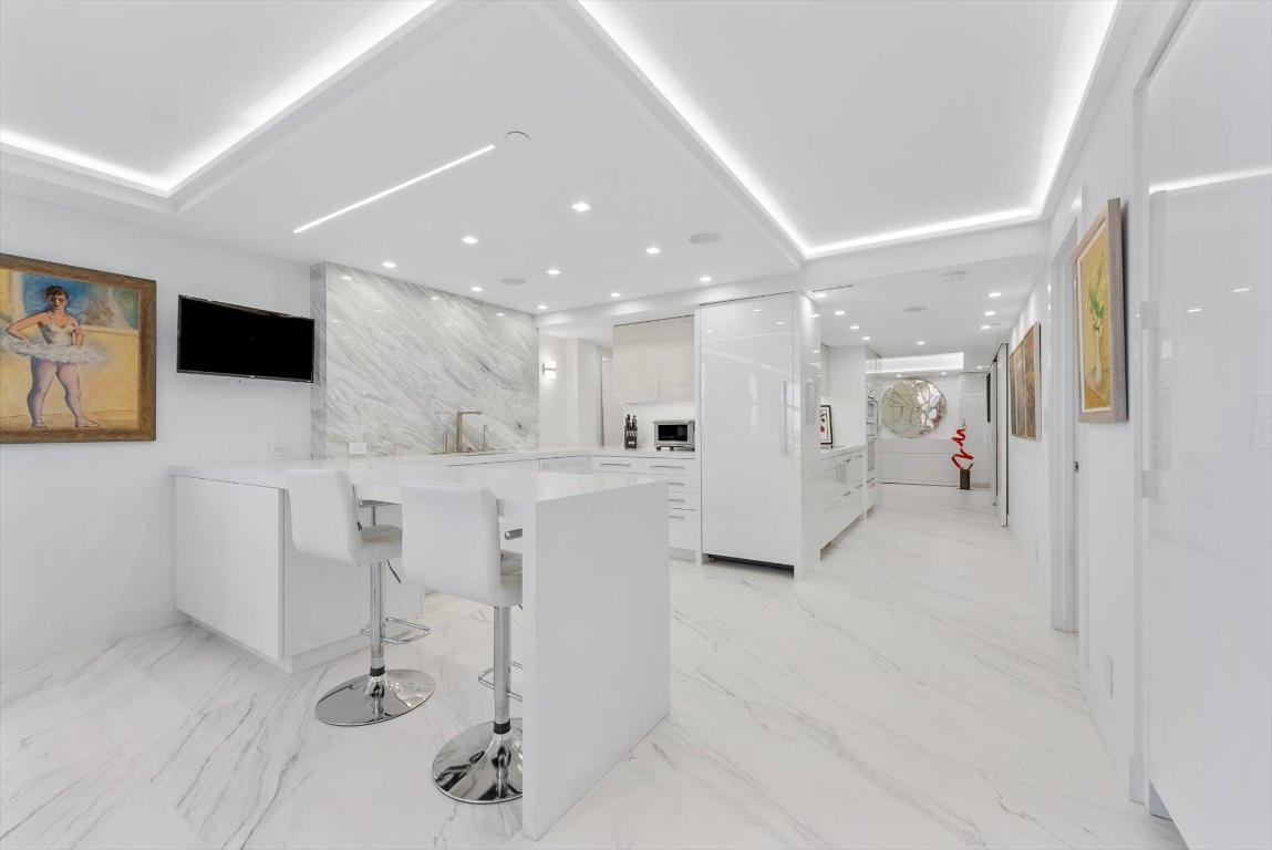 CLARENDON CONDO - Residential