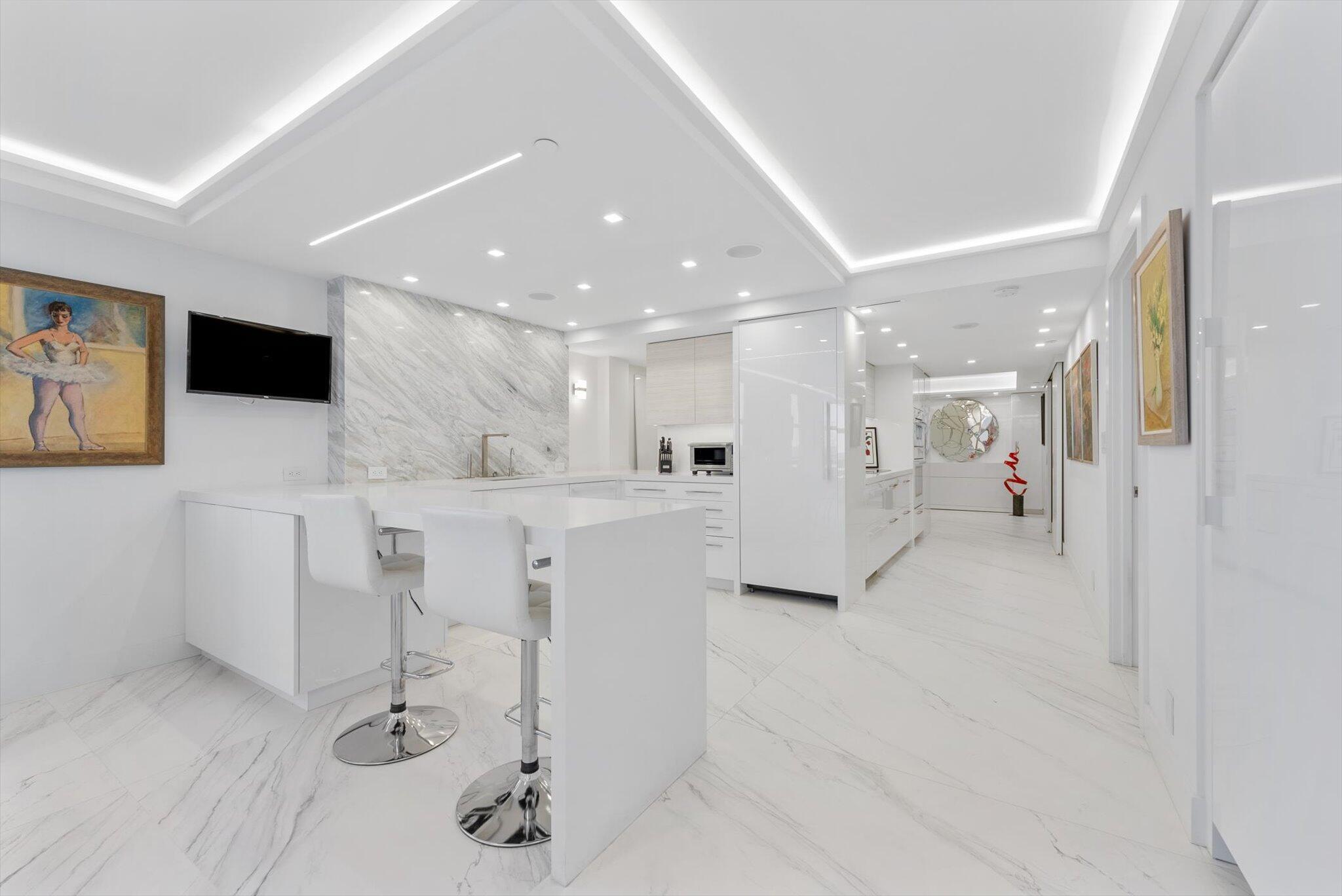 CLARENDON CONDO - Residential