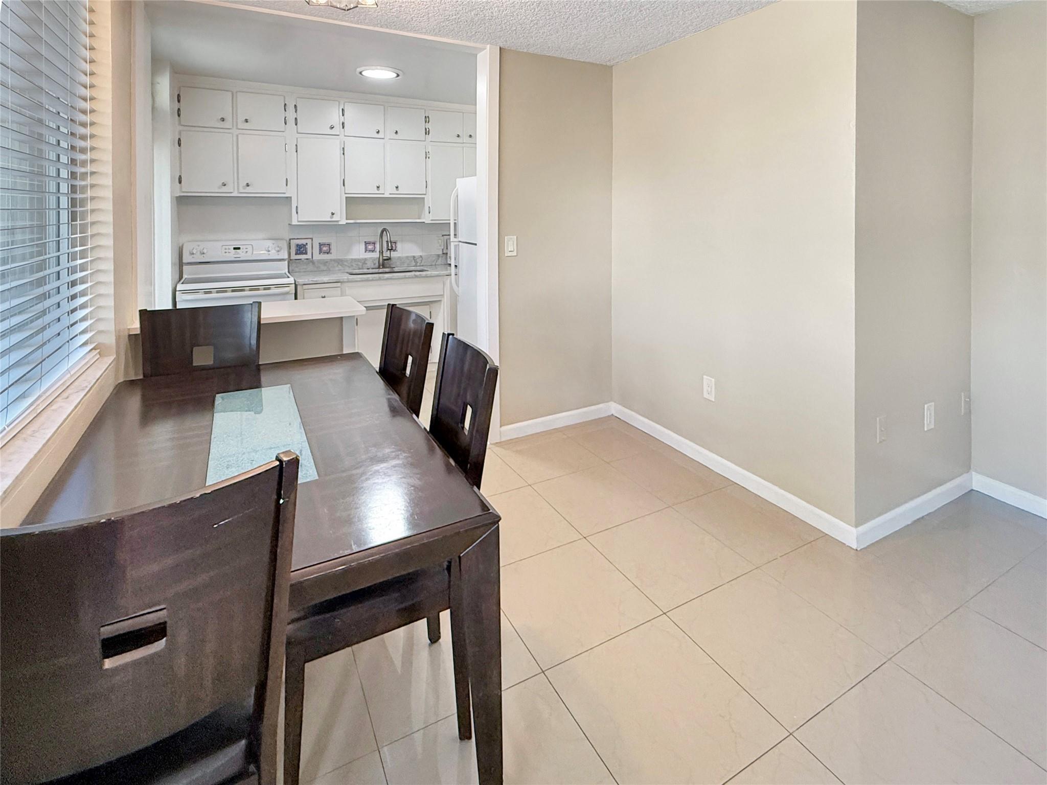 2400 NE 9th St 301