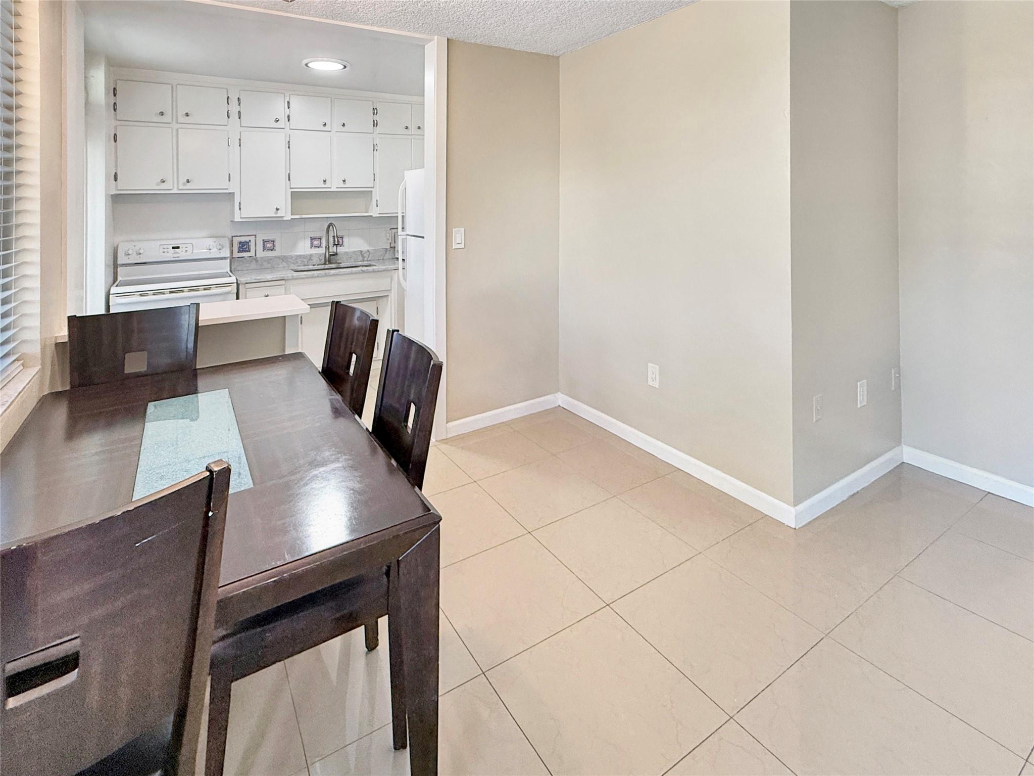 2400 NE 9th St 301