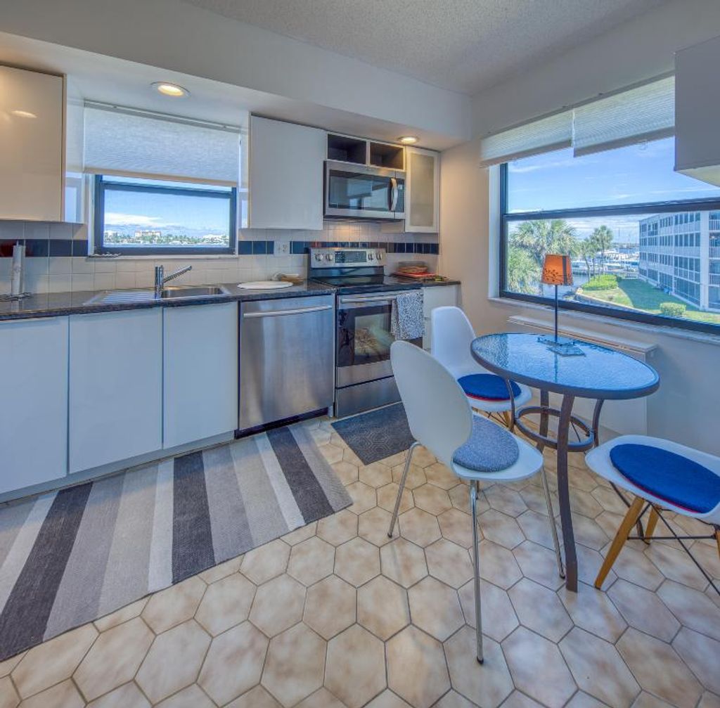 Photo of 896 N Federal Highway #324, Lantana, FL 33462 (MLS # R11099298)