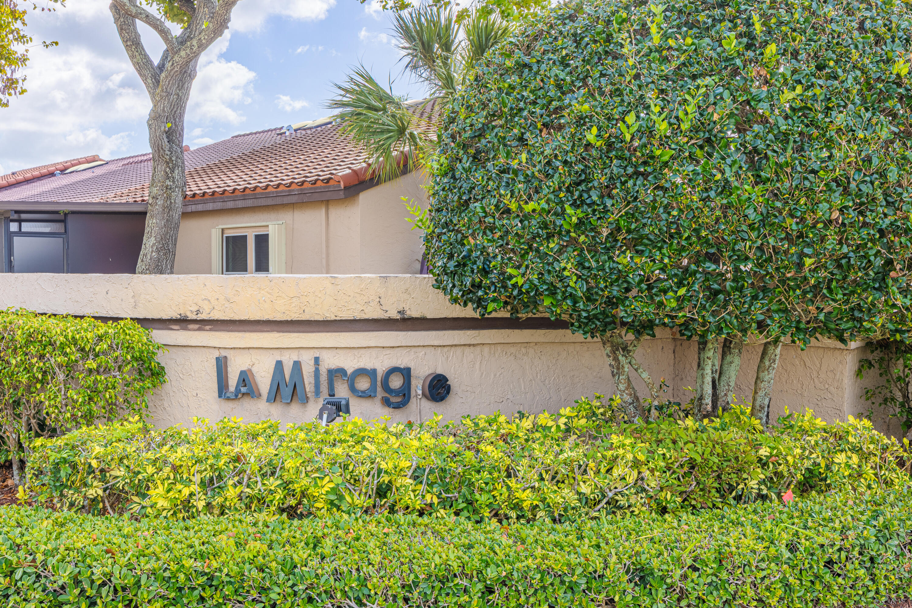 3625 Inverrary Boulevard W