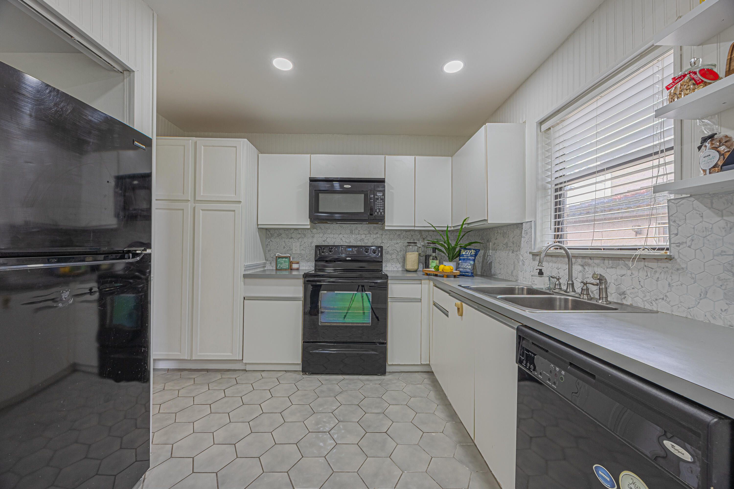 S & R OF INVERRARY - Residential