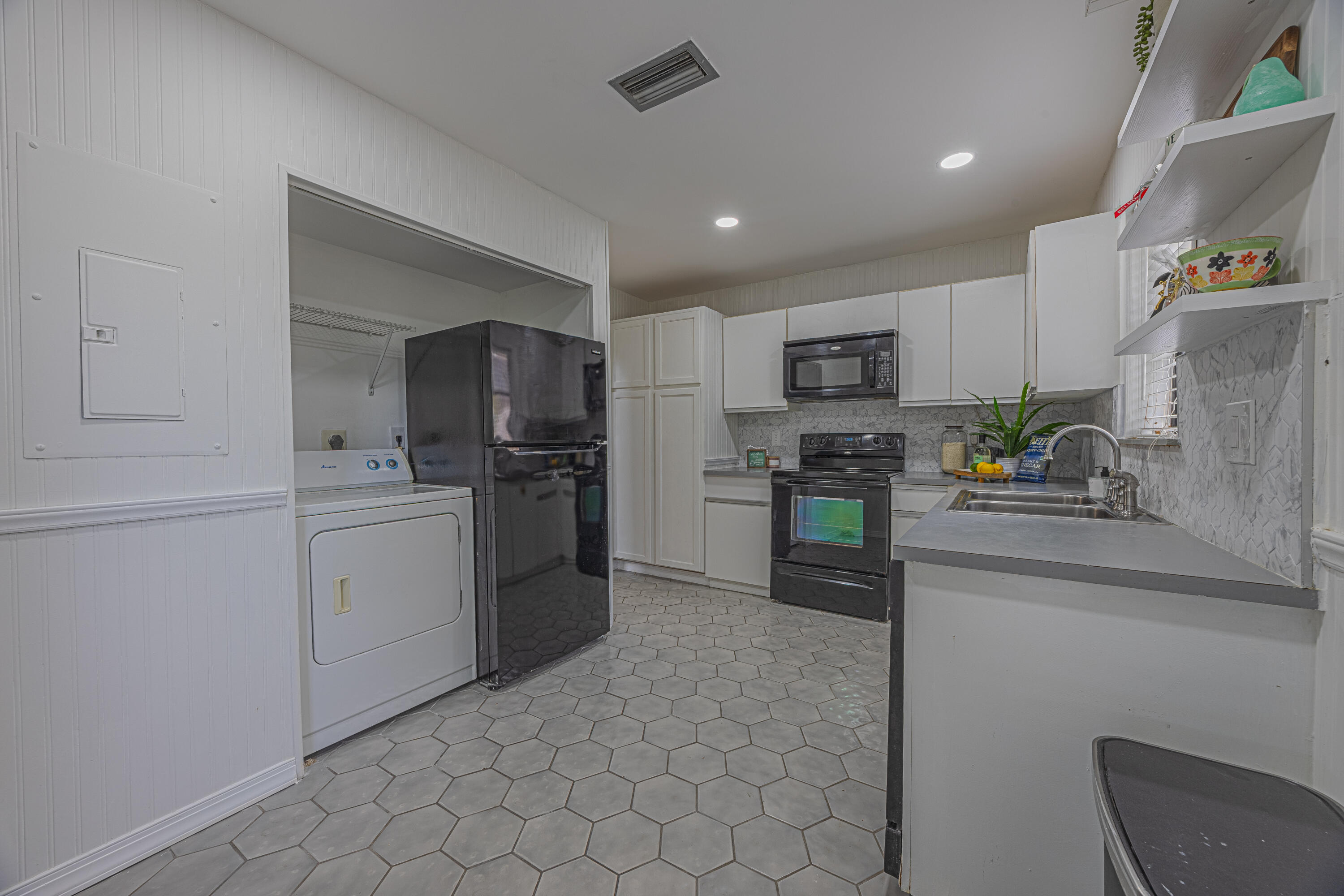 S & R OF INVERRARY - Residential