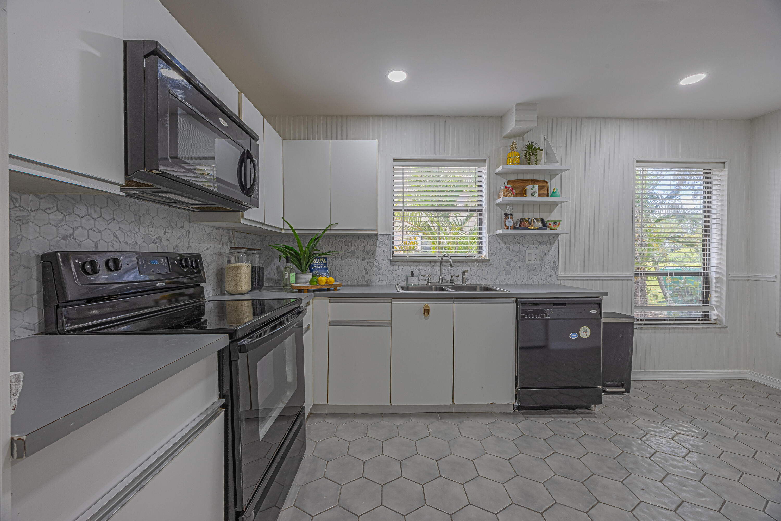 S & R OF INVERRARY - Residential