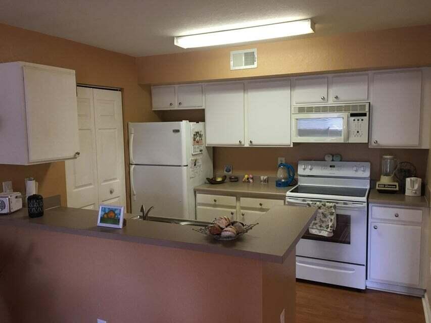 THE CLUB AT ST LUCIE WEST, A CONDOMINIUM - Residential Lease