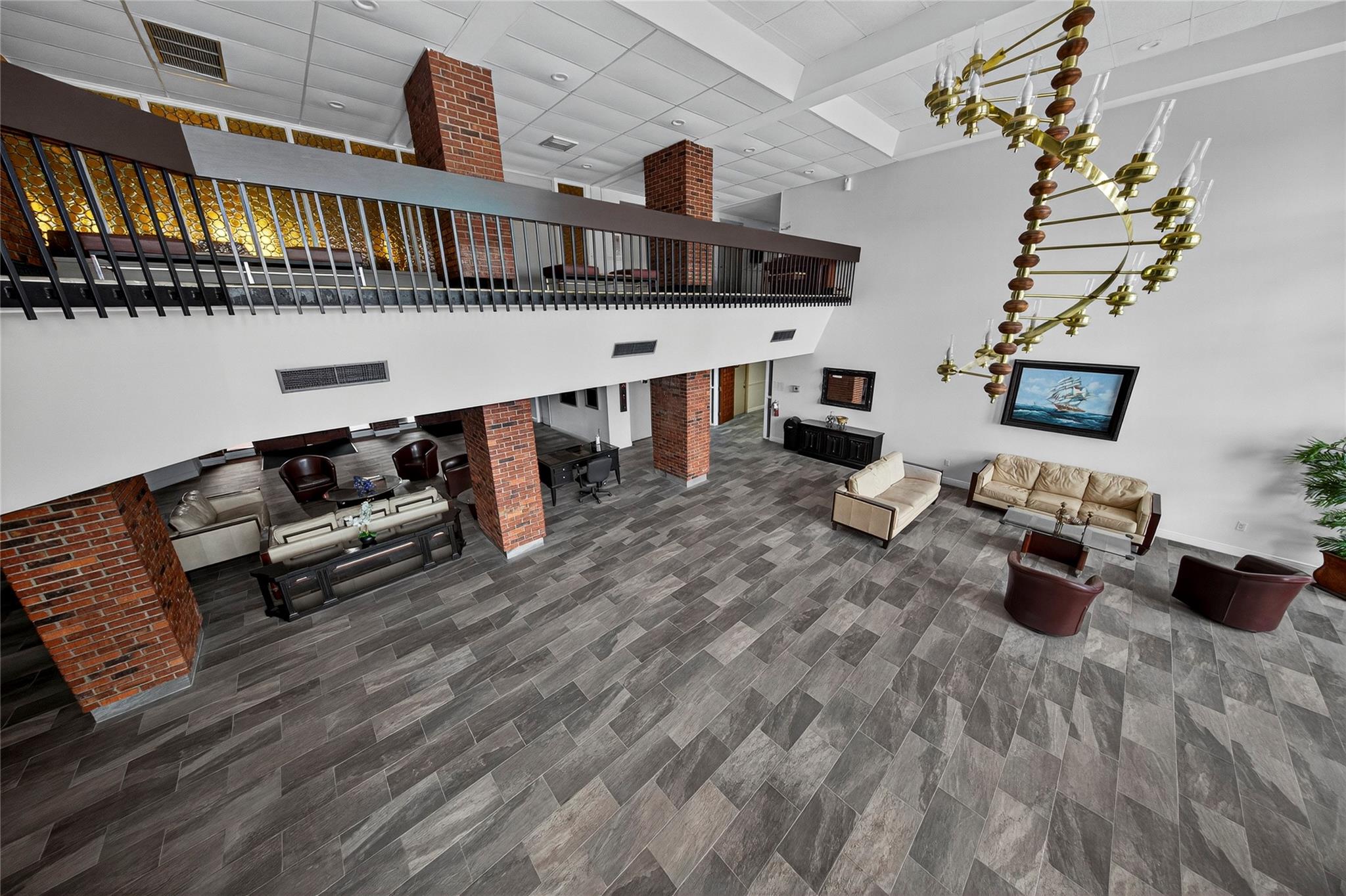 LAUDERDALE OAKS CONDO - Residential