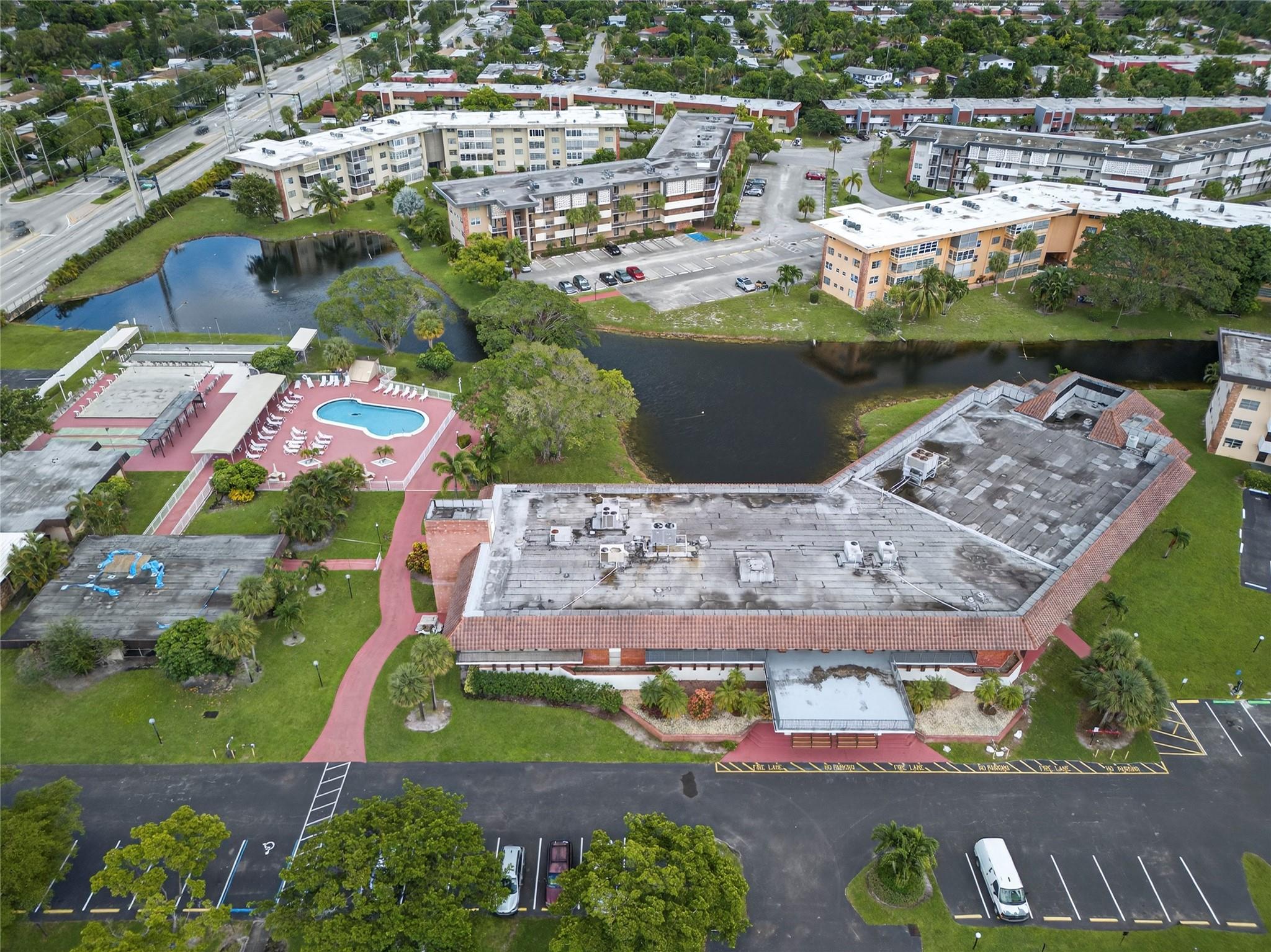 LAUDERDALE OAKS CONDO - Residential