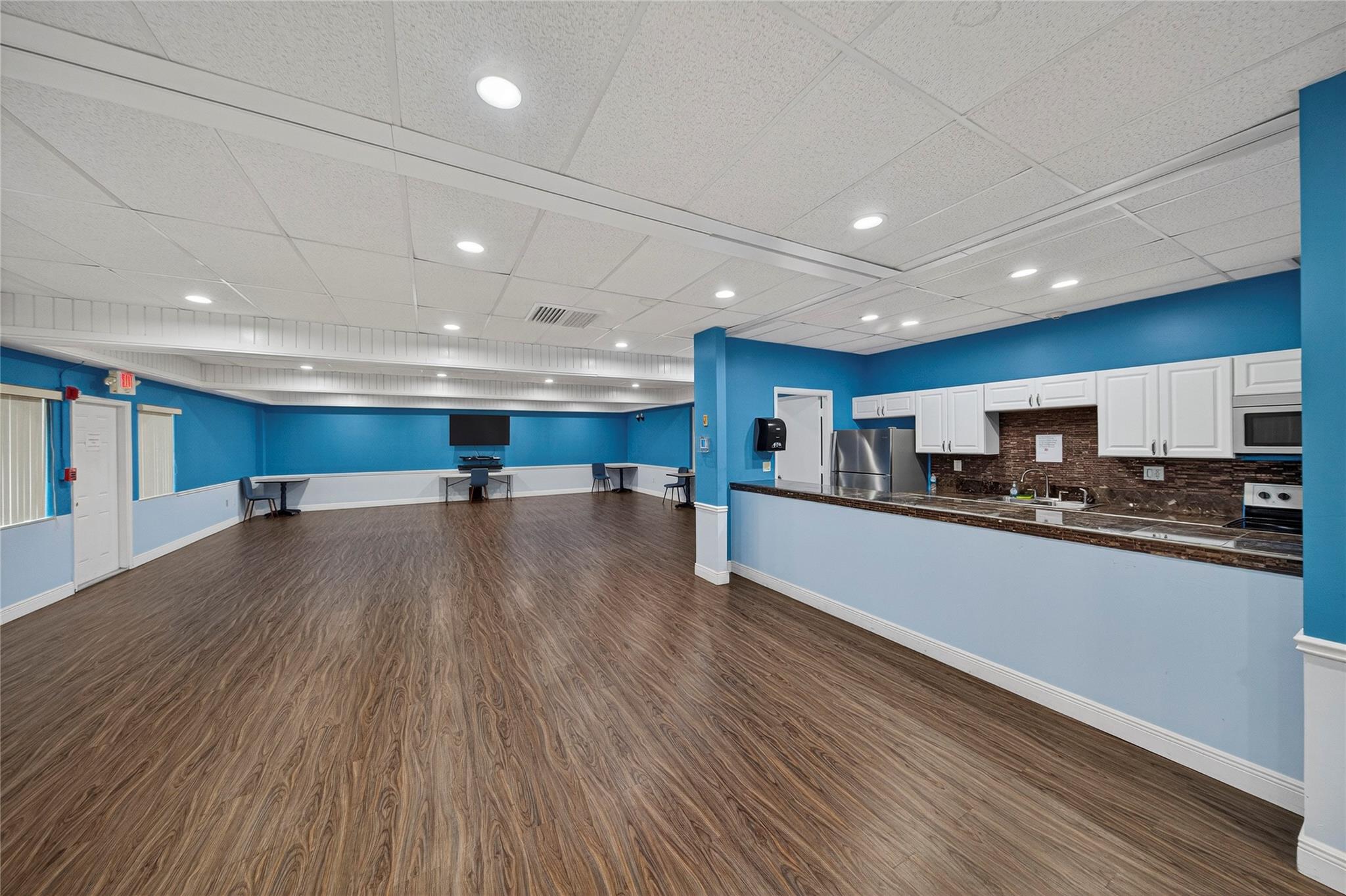 LAUDERDALE OAKS CONDO - Residential