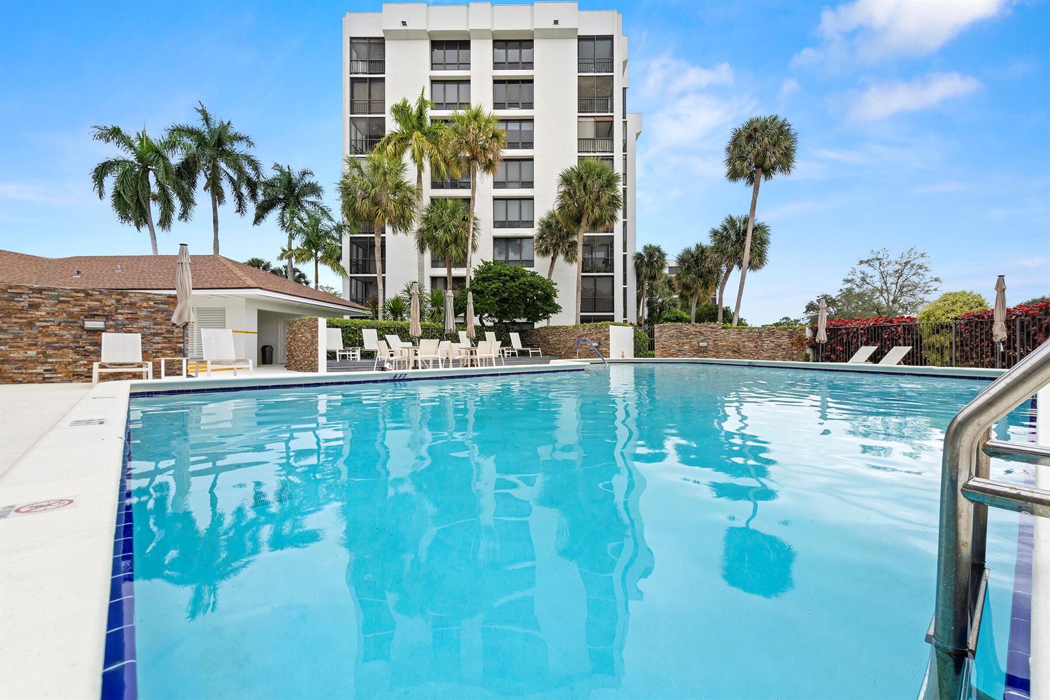 WILLOWWOOD MIDRISE - Residential