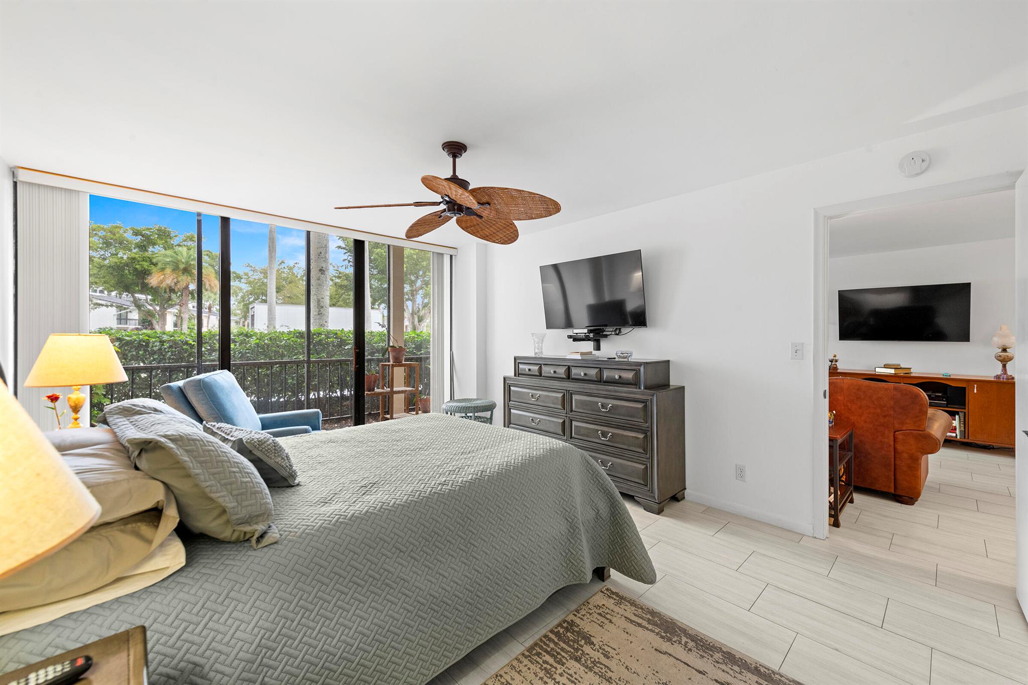 WILLOWWOOD MIDRISE - Residential