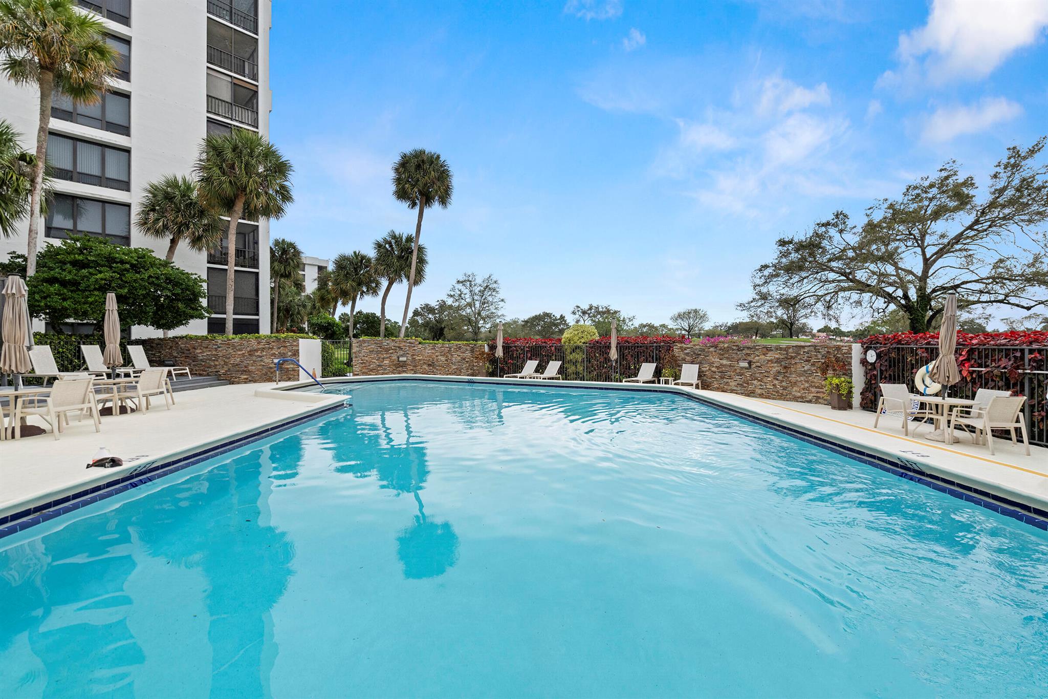 WILLOWWOOD MIDRISE - Residential