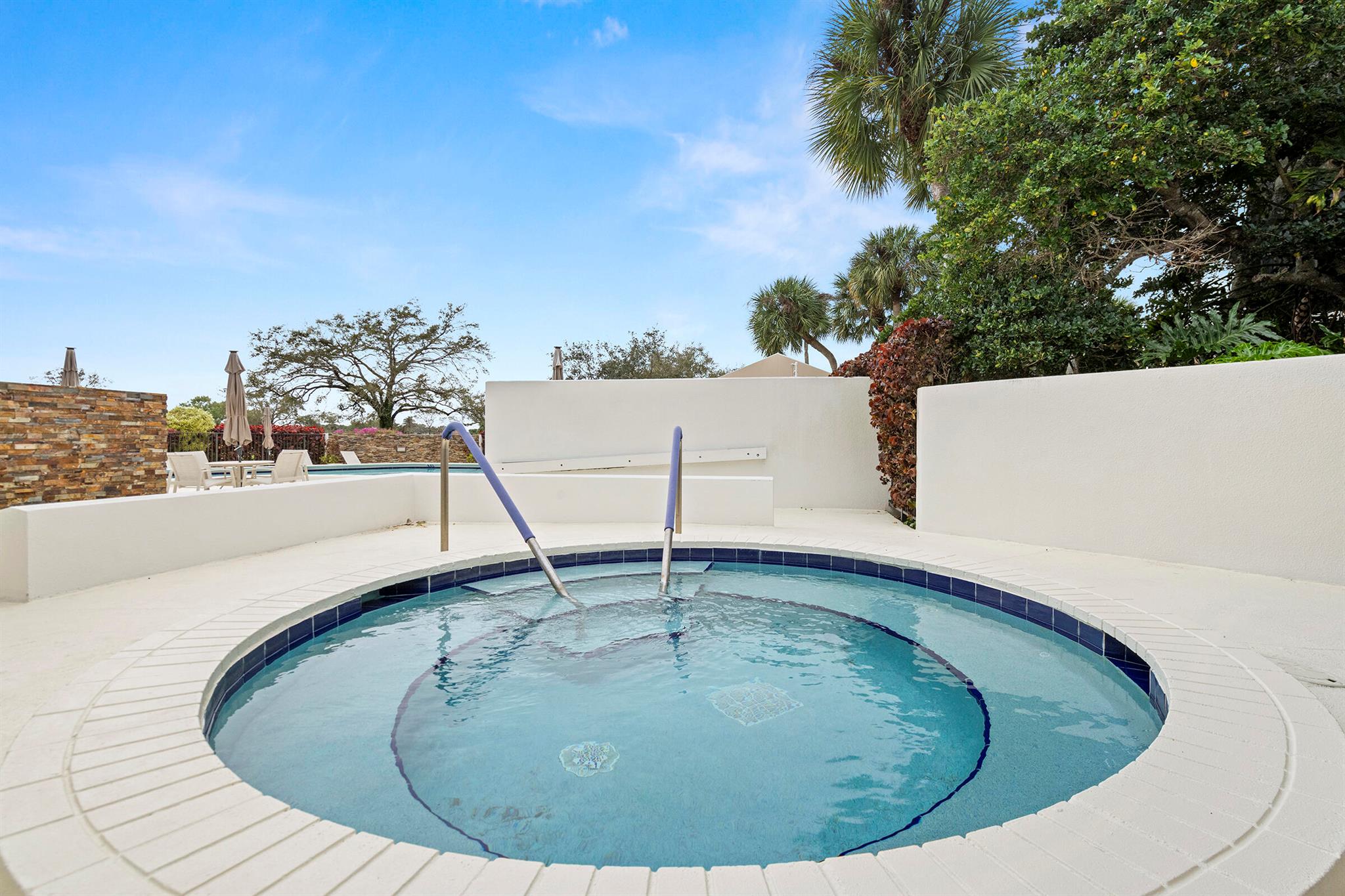 WILLOWWOOD MIDRISE - Residential