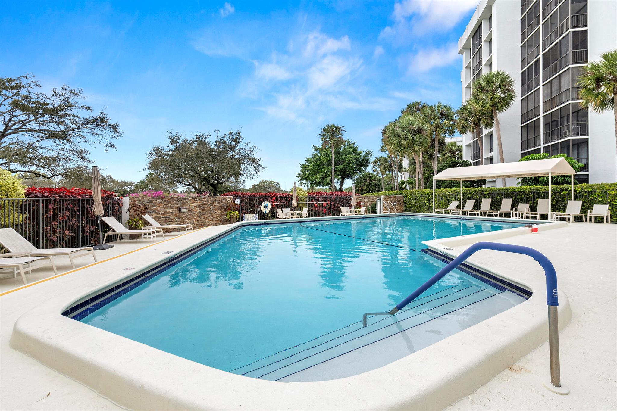 WILLOWWOOD MIDRISE - Residential
