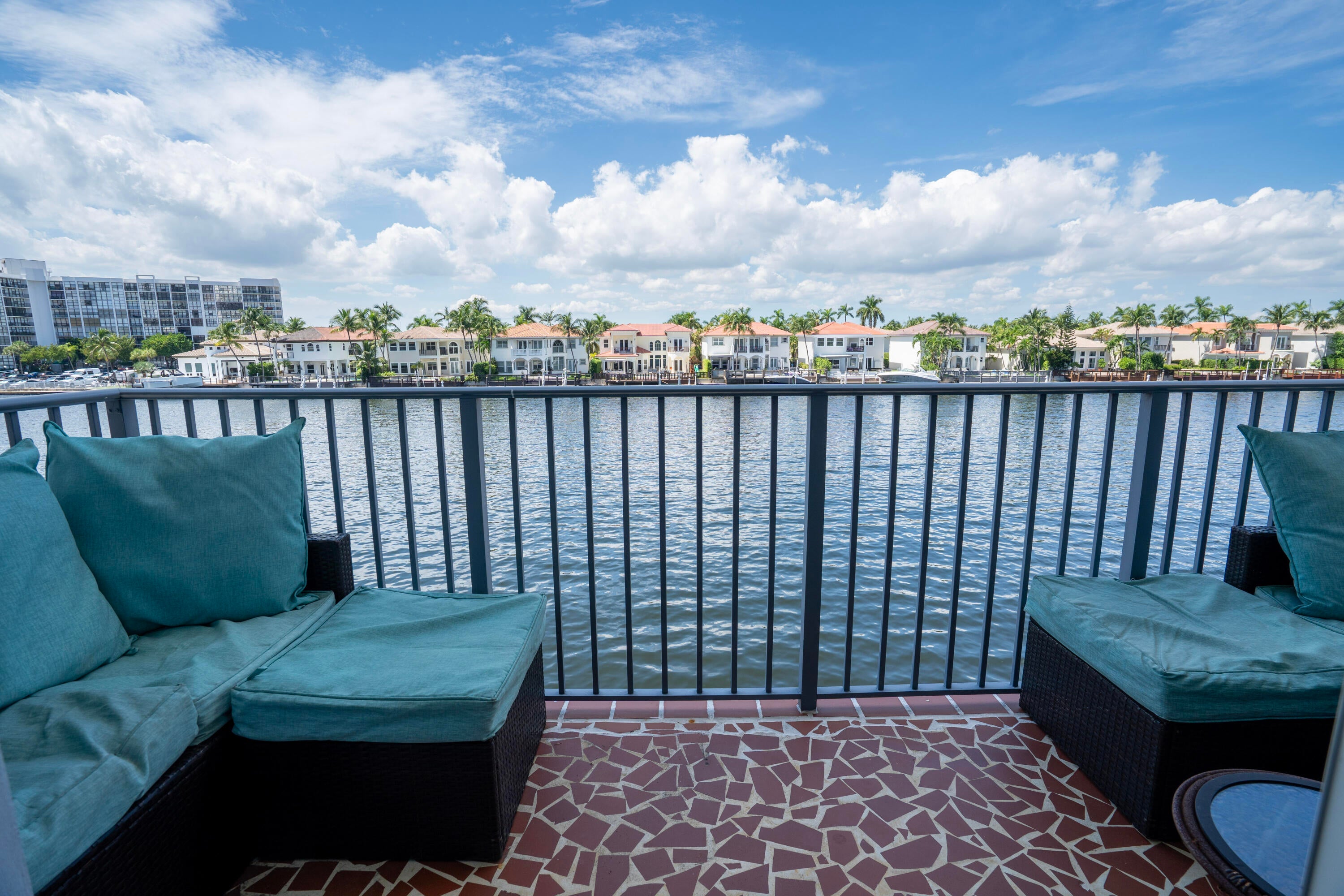 2600 S OCEAN Drive S305