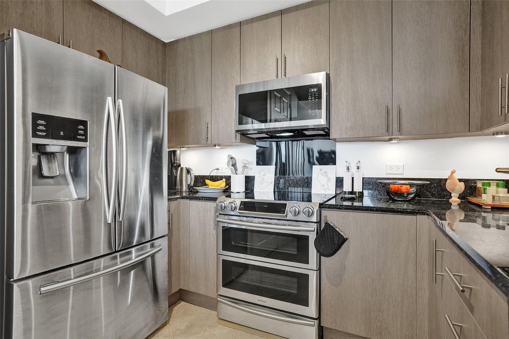 Photo of 2601 NE 14th Avenue #401, Wilton Manors, FL 33334 (MLS # F10554190)