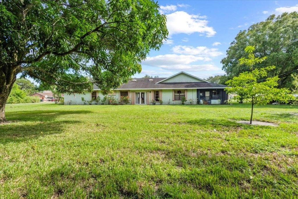 Photo of 3700 Avenue L Avenue, Fort Pierce, FL 34950 (MLS # R11120756)