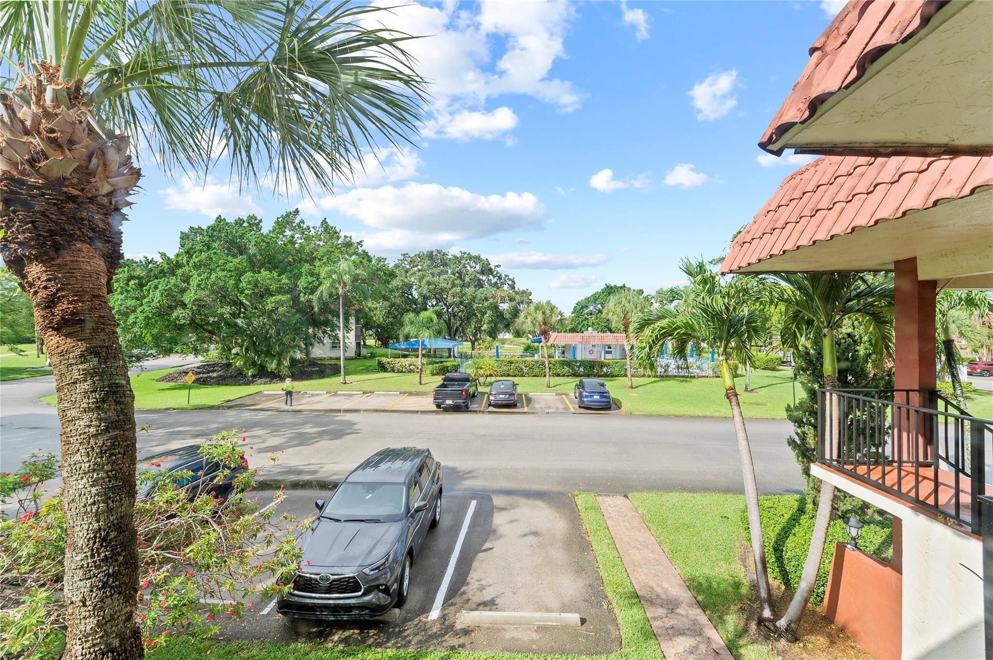 HOLLYBROOK - Residential