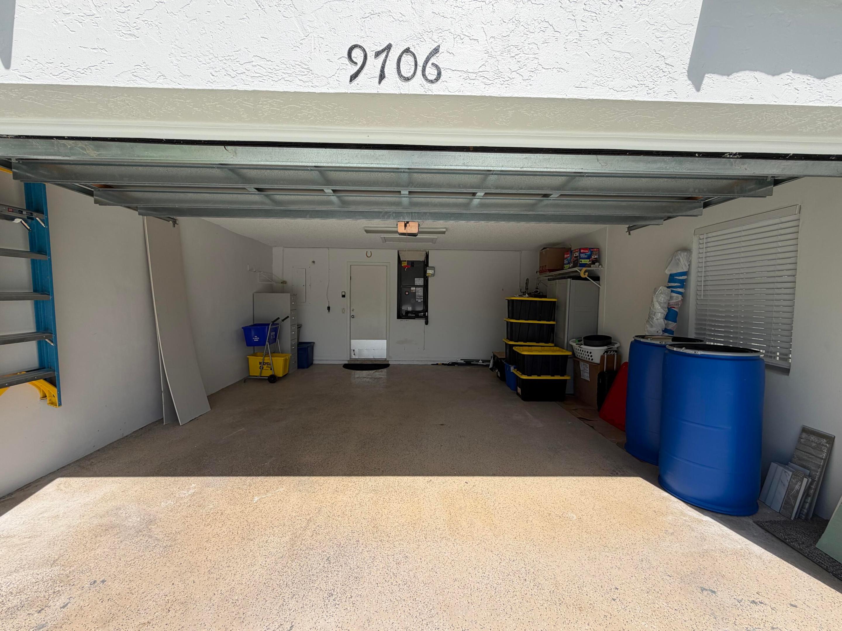 PALM ISLES - Residential