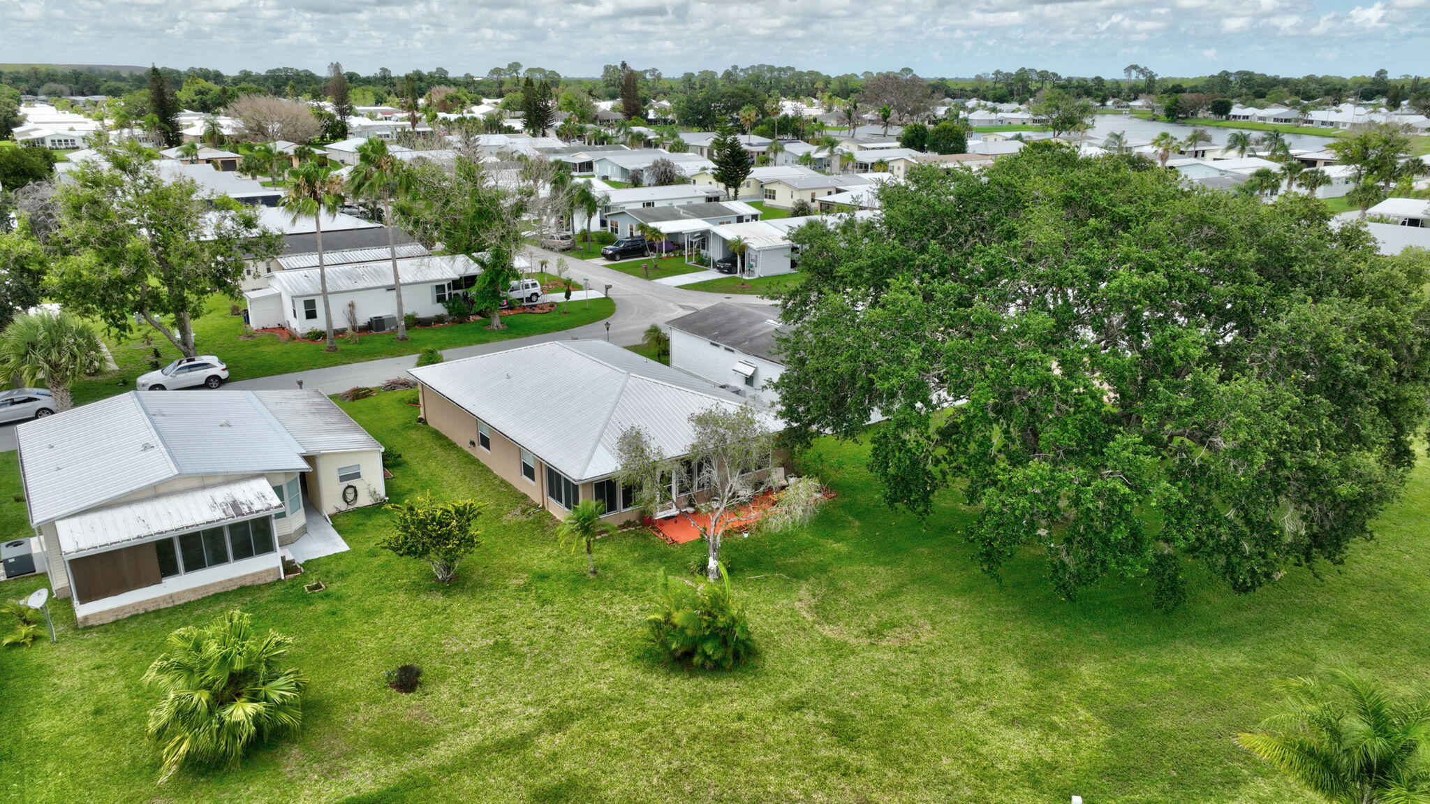 SPANISH LAKES FAIRWAYS LEASEHOLD ESTATES - Residential