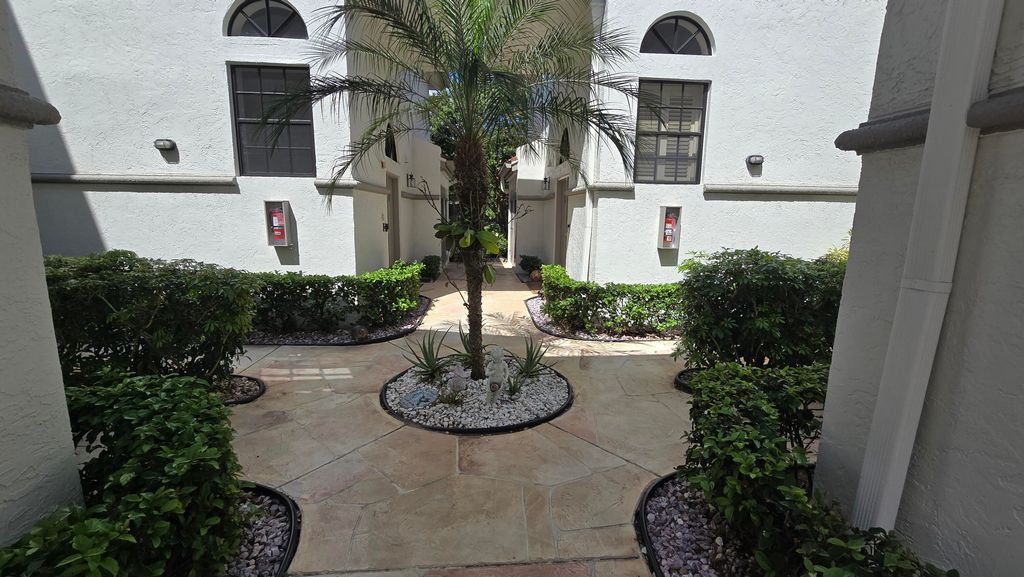 Photo of 5139 Floria Way #G, Boynton Beach, FL 33437 (MLS # B26004123)
