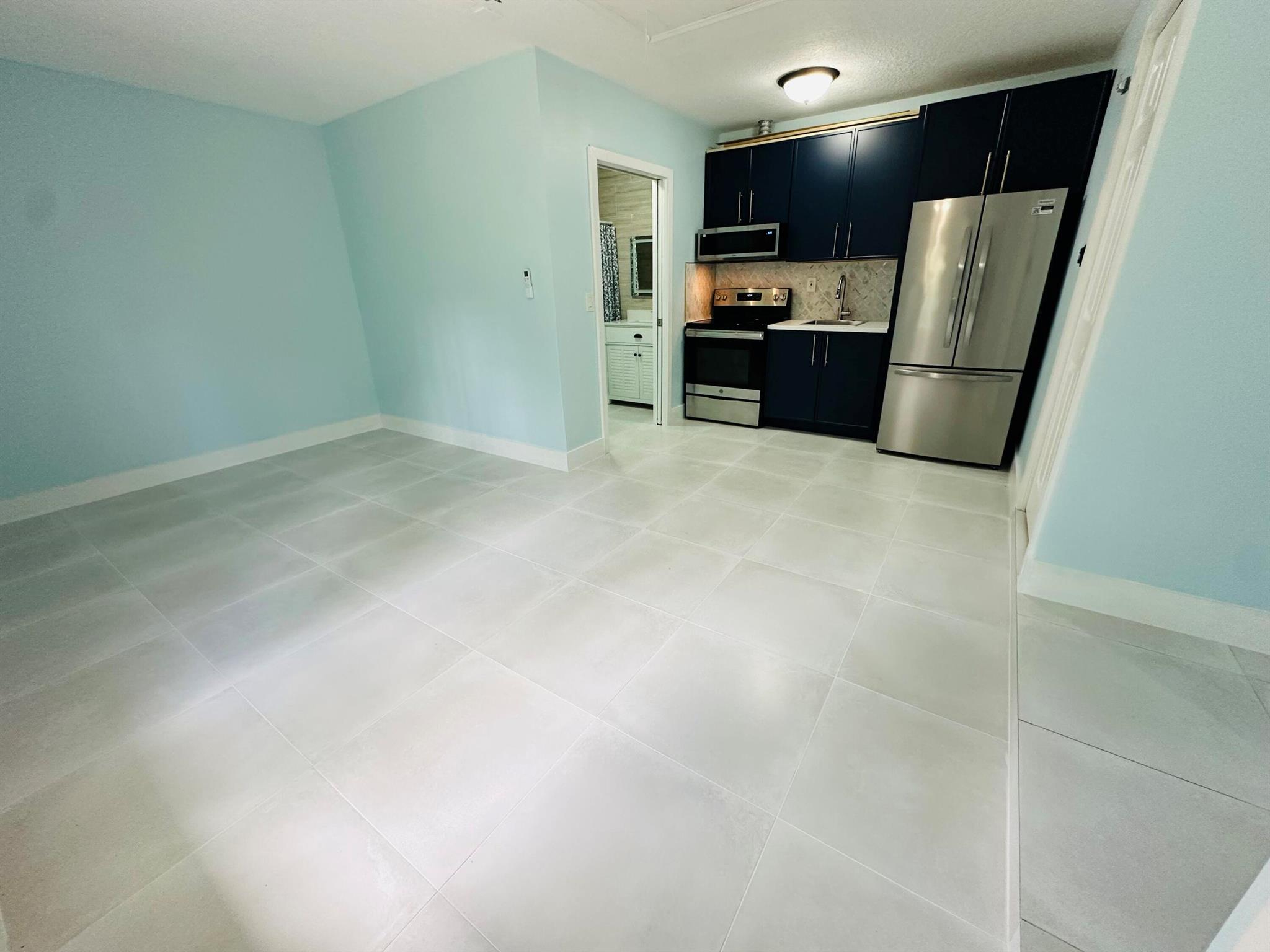 23-42-40~ S 243.6 FT OF N - Residential Lease