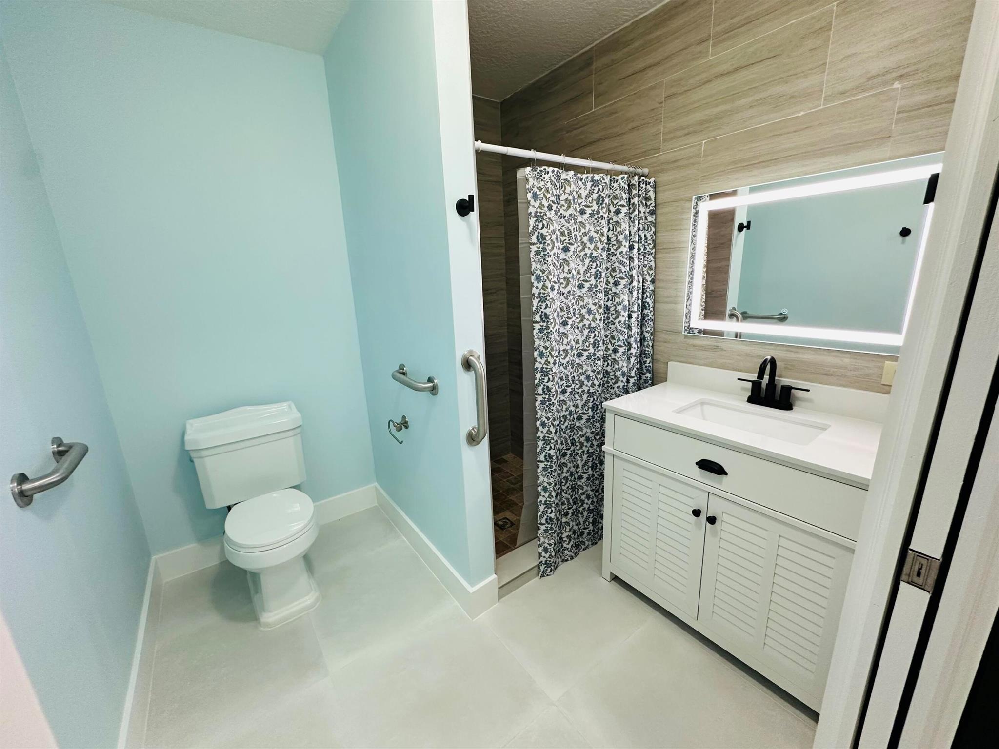 23-42-40~ S 243.6 FT OF N - Residential Lease