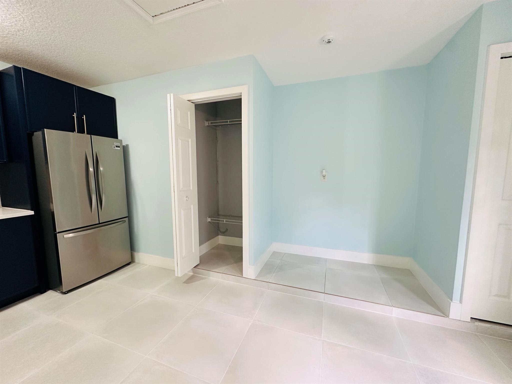 23-42-40~ S 243.6 FT OF N - Residential Lease