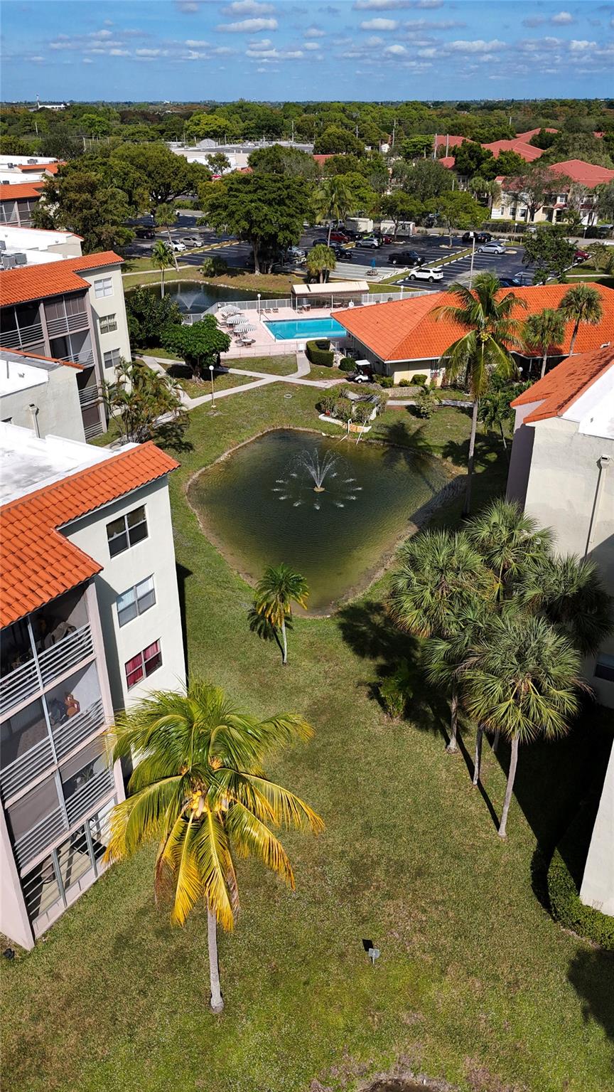 COURTYARD OF BROWARD COND - Residential