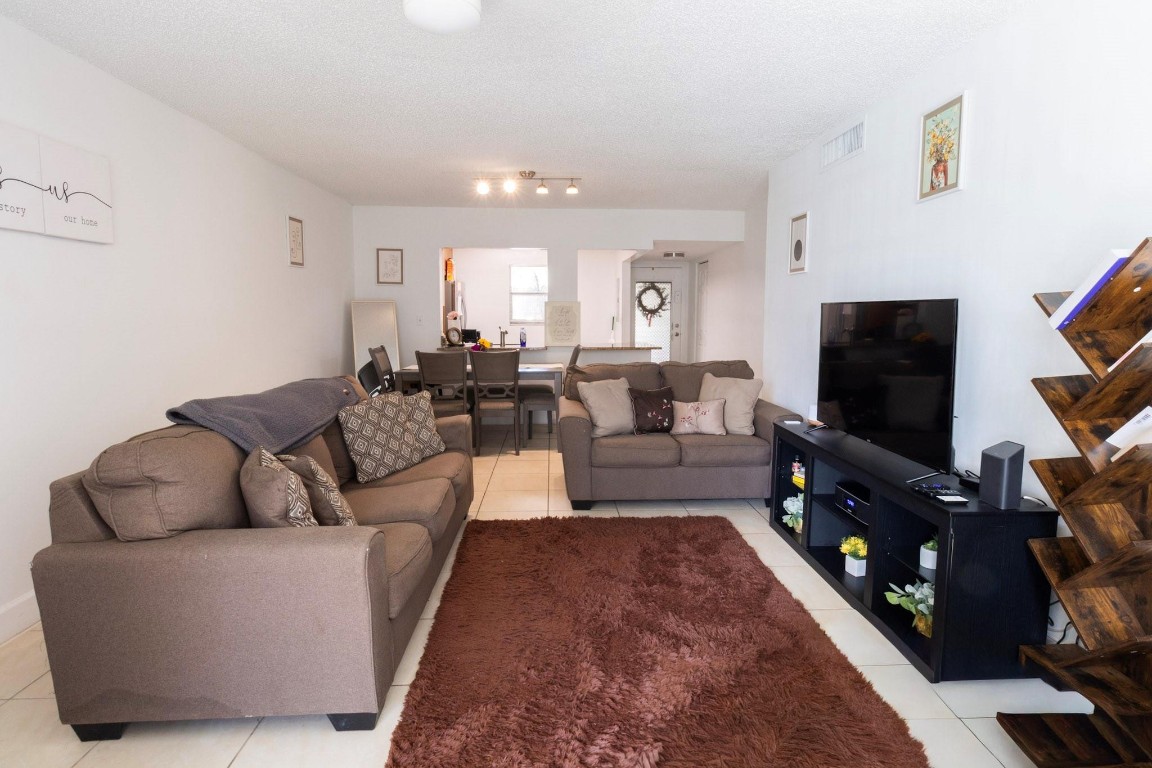 COURTYARDS OF BROWARD - Residential