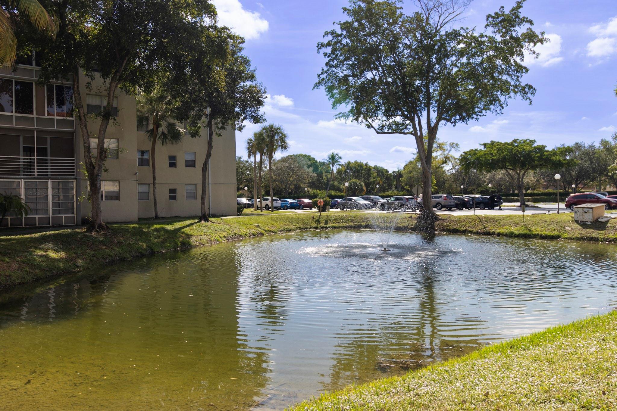COURTYARD OF BROWARD COND - Residential
