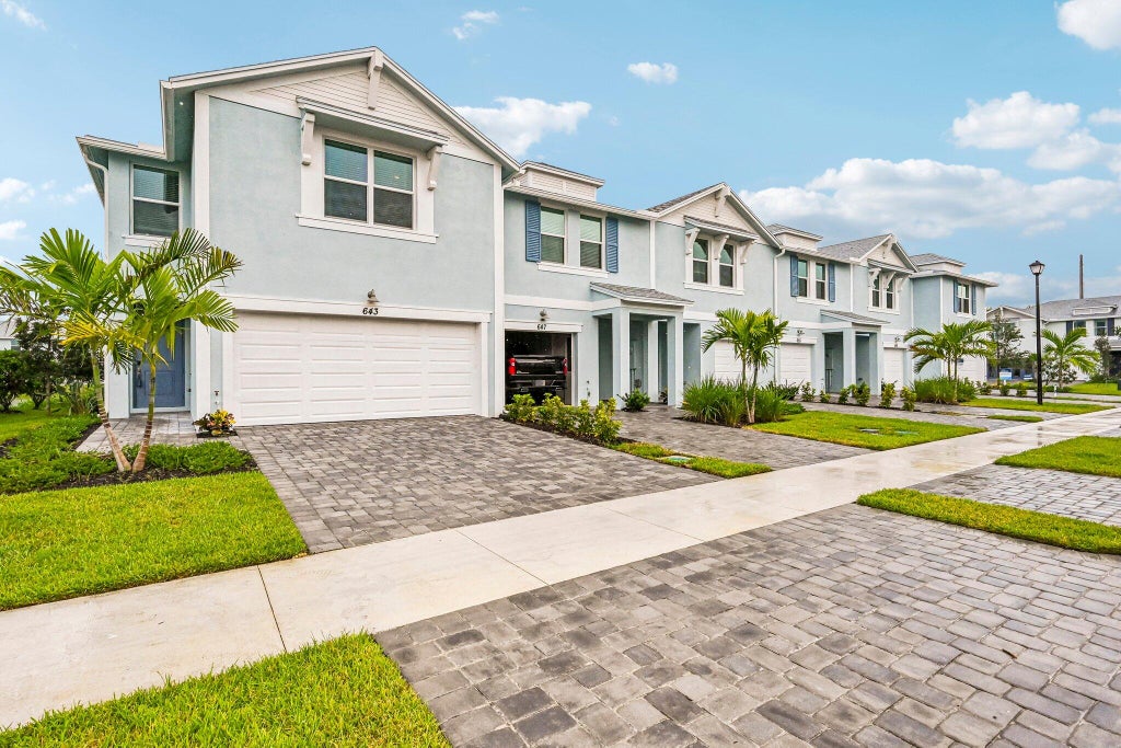 Photo of 643 Salisbury Circle, Fort Pierce, FL 34982 (MLS # B26065326)