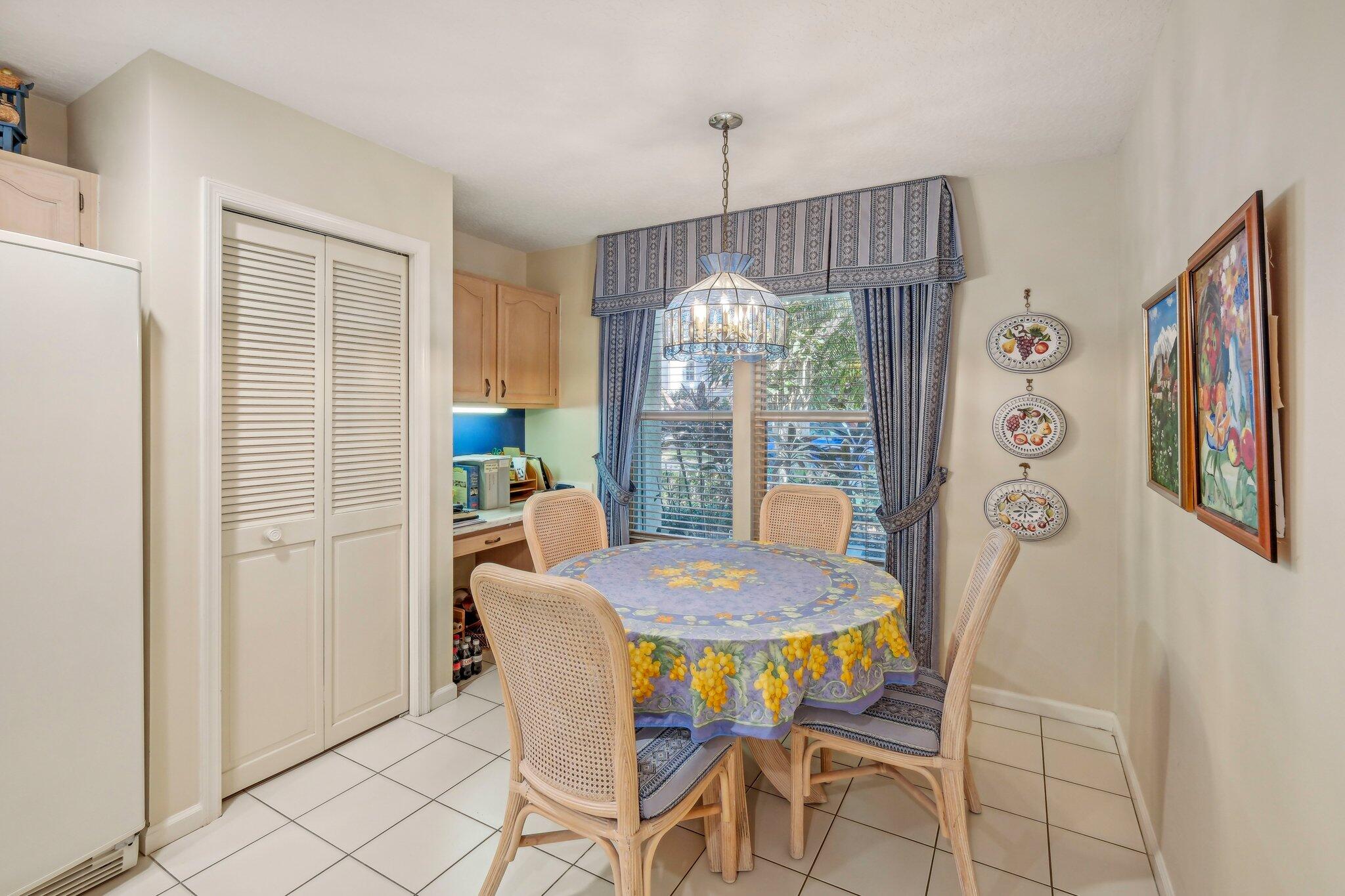 OAK HARBOUR 3 - Residential