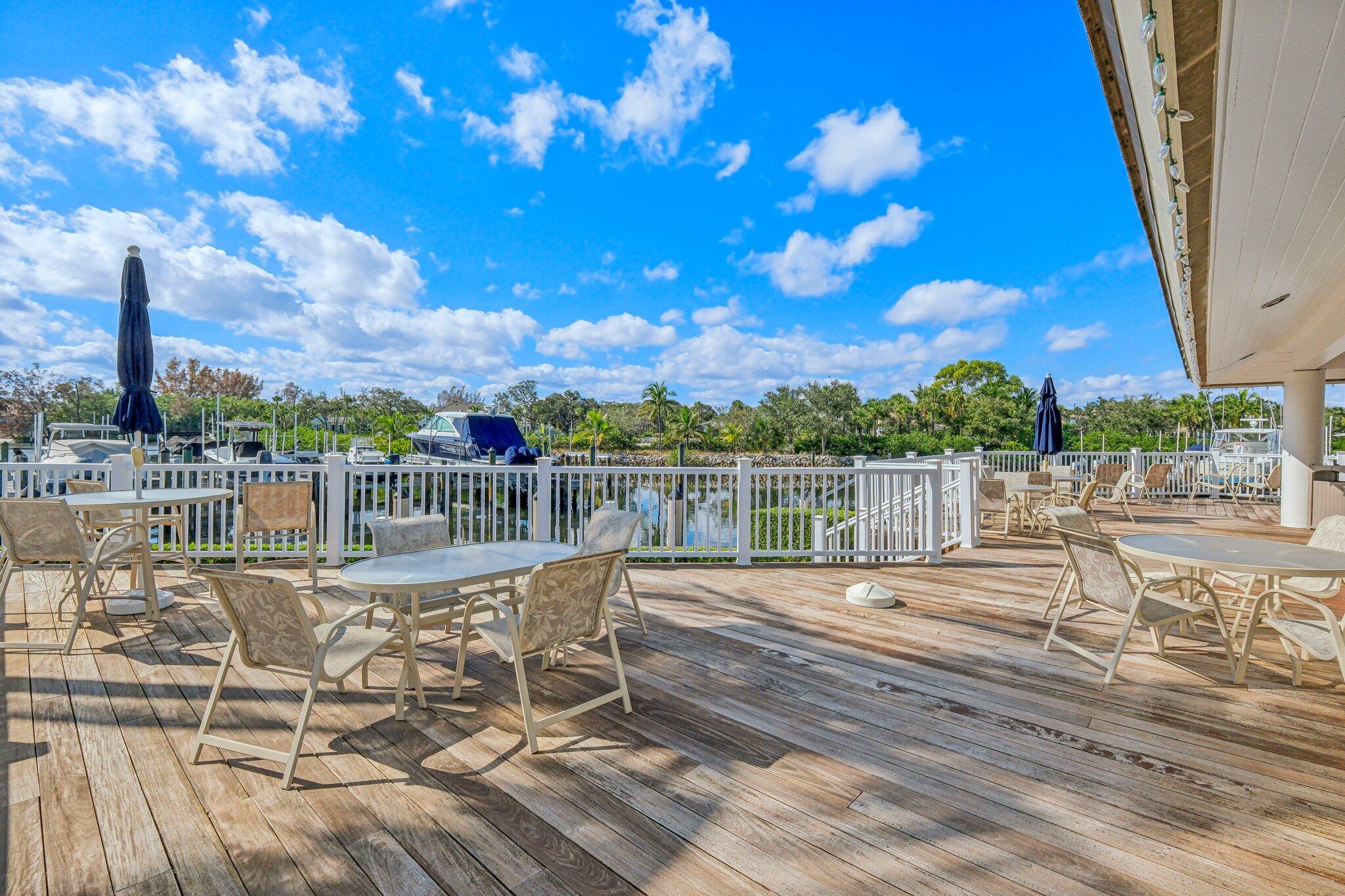 OAK HARBOUR 3 - Residential