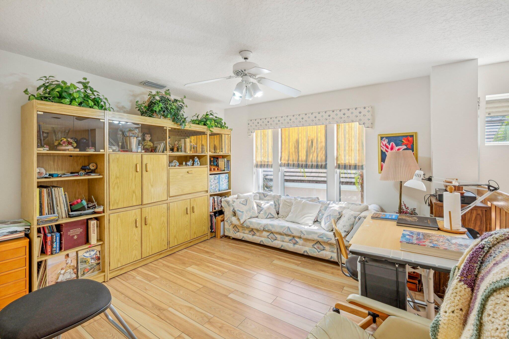 OAK HARBOUR 3 - Residential