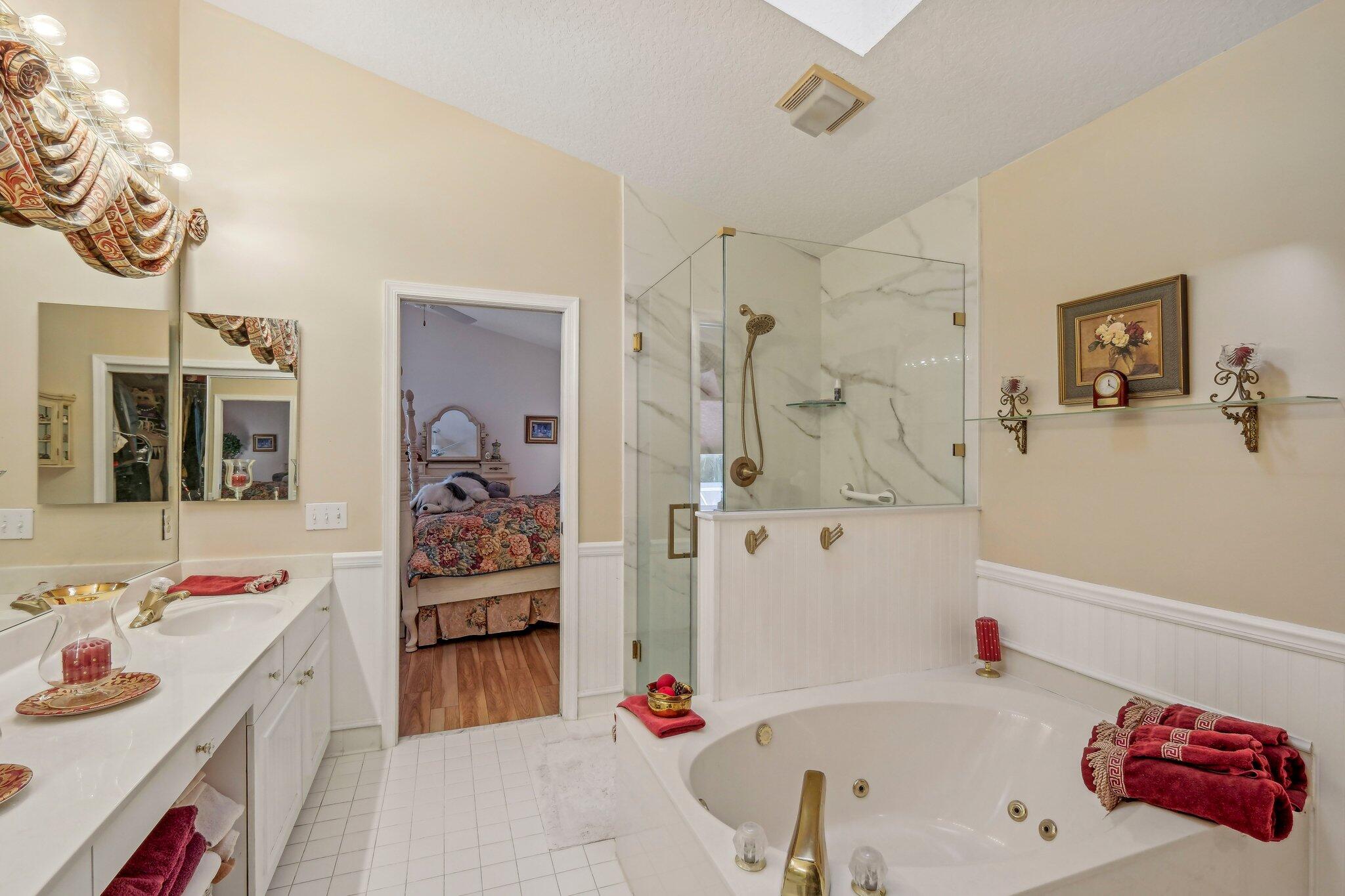 OAK HARBOUR 3 - Residential