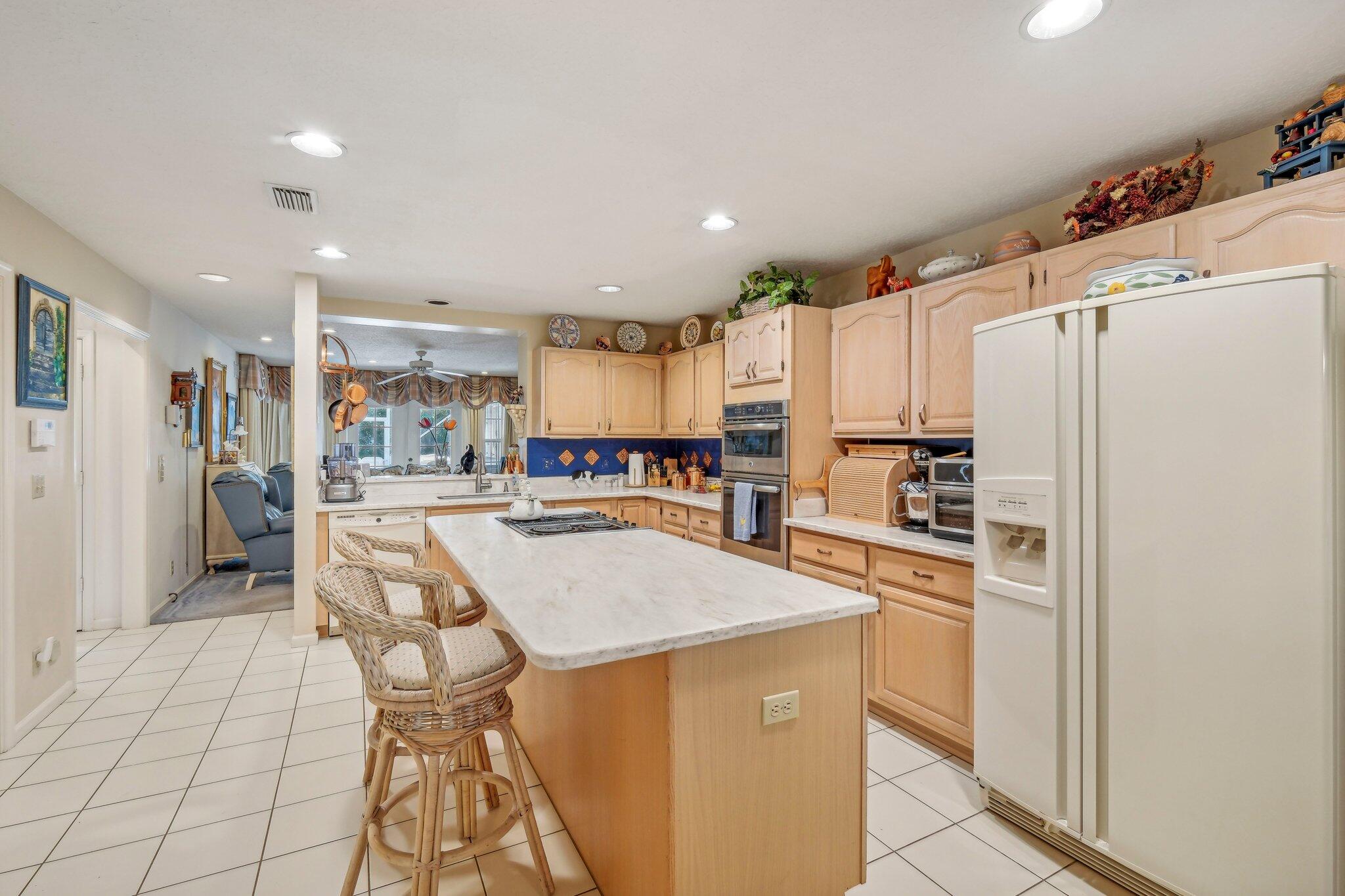 OAK HARBOUR 3 - Residential