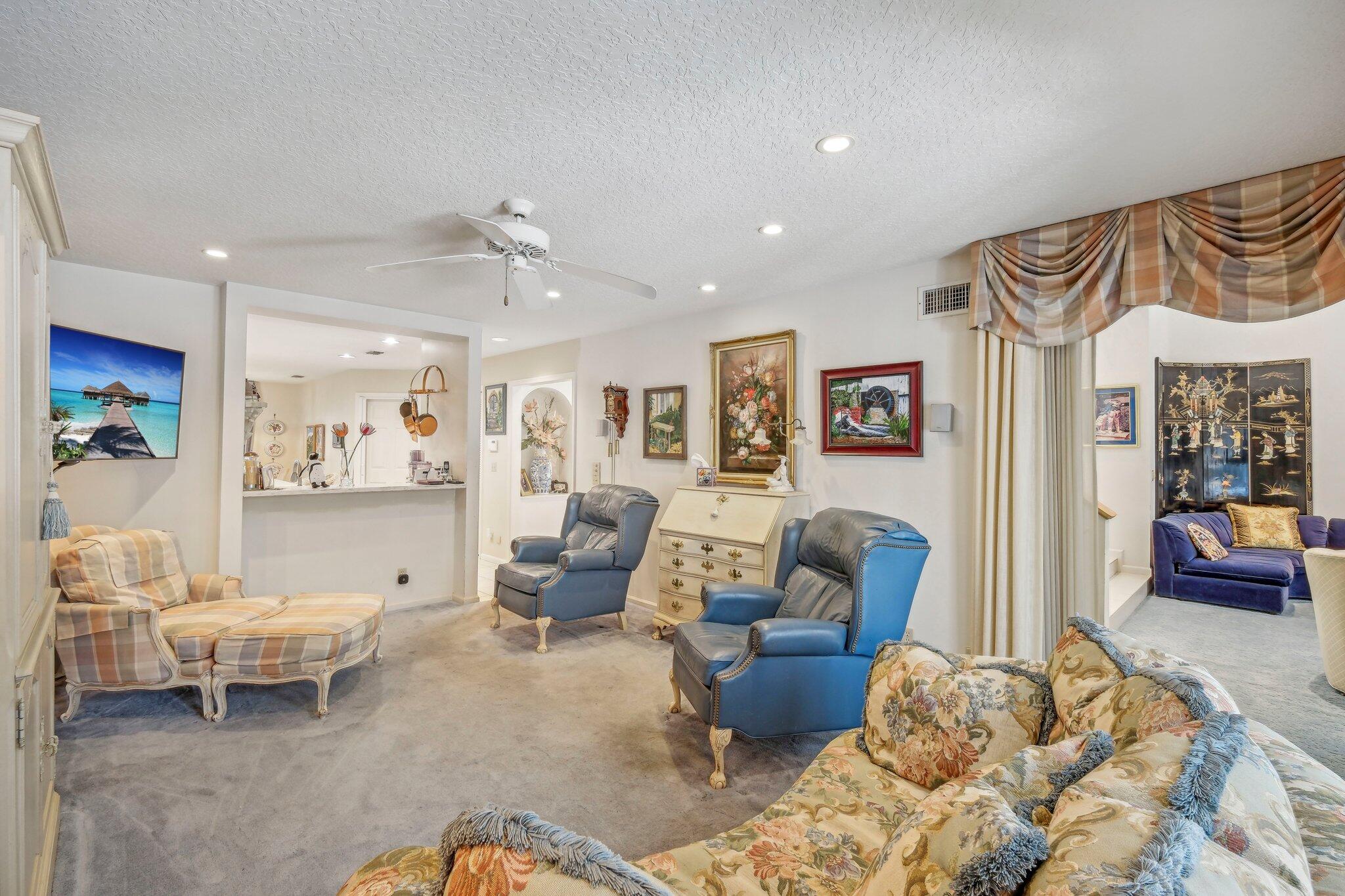 OAK HARBOUR 3 - Residential