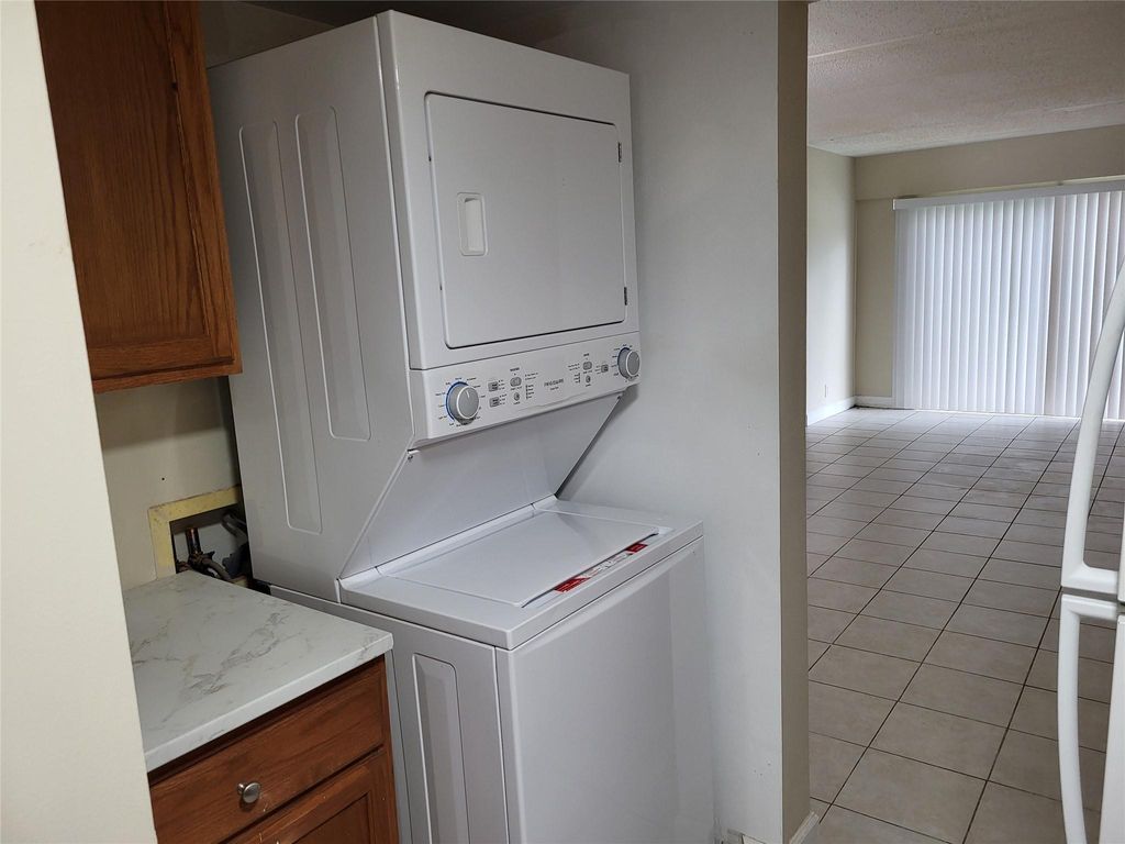 Photo of 1501 Crescent Circle #E42, West Palm Beach, FL 33403 (MLS # F10527395)