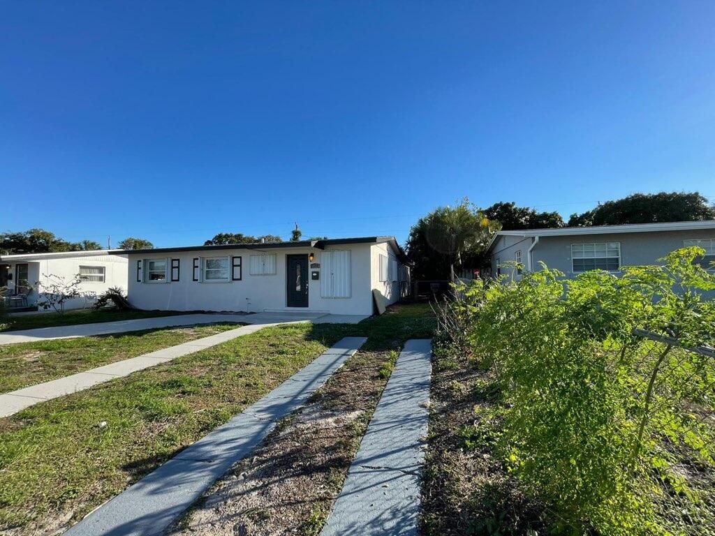 Photo of 1410 8th Street, West Palm Beach, FL 33401 (MLS # R10953265)