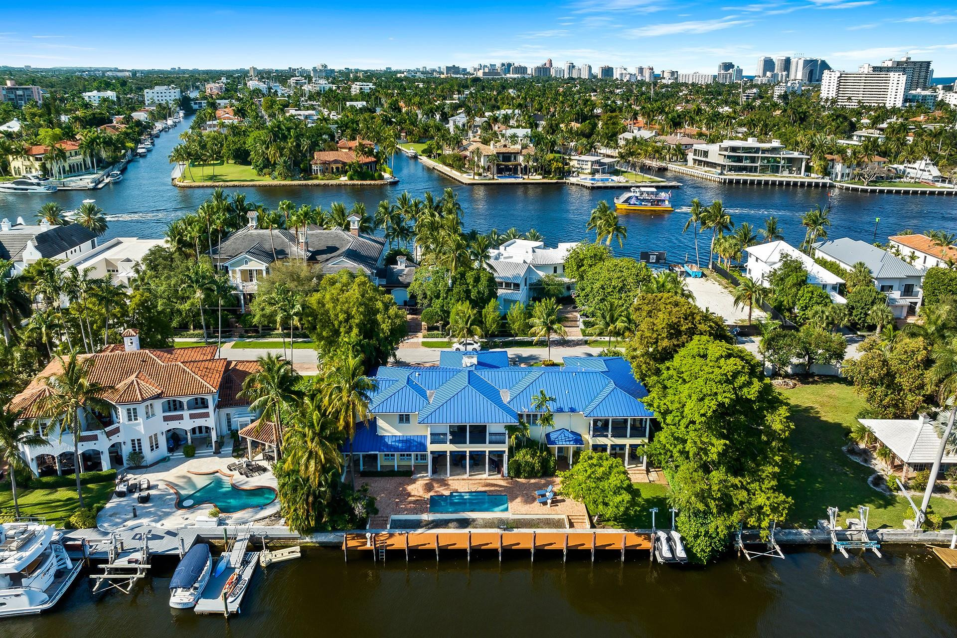 RIO VISTA ISLES - Residential