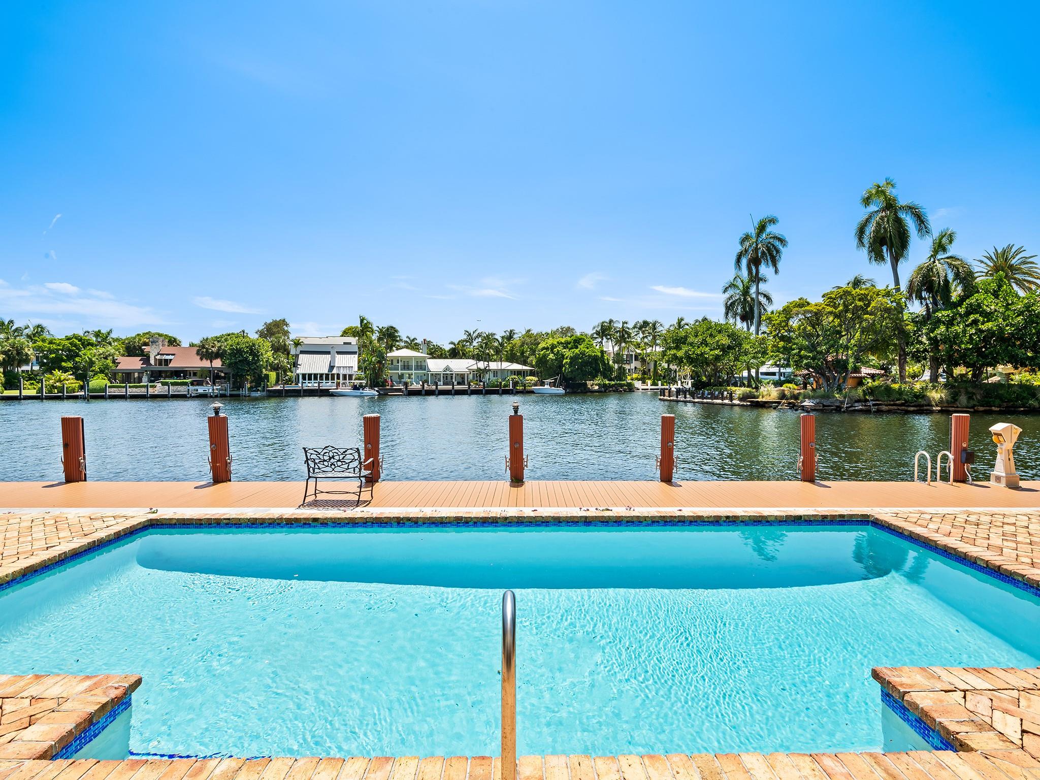 RIO VISTA ISLES - Residential