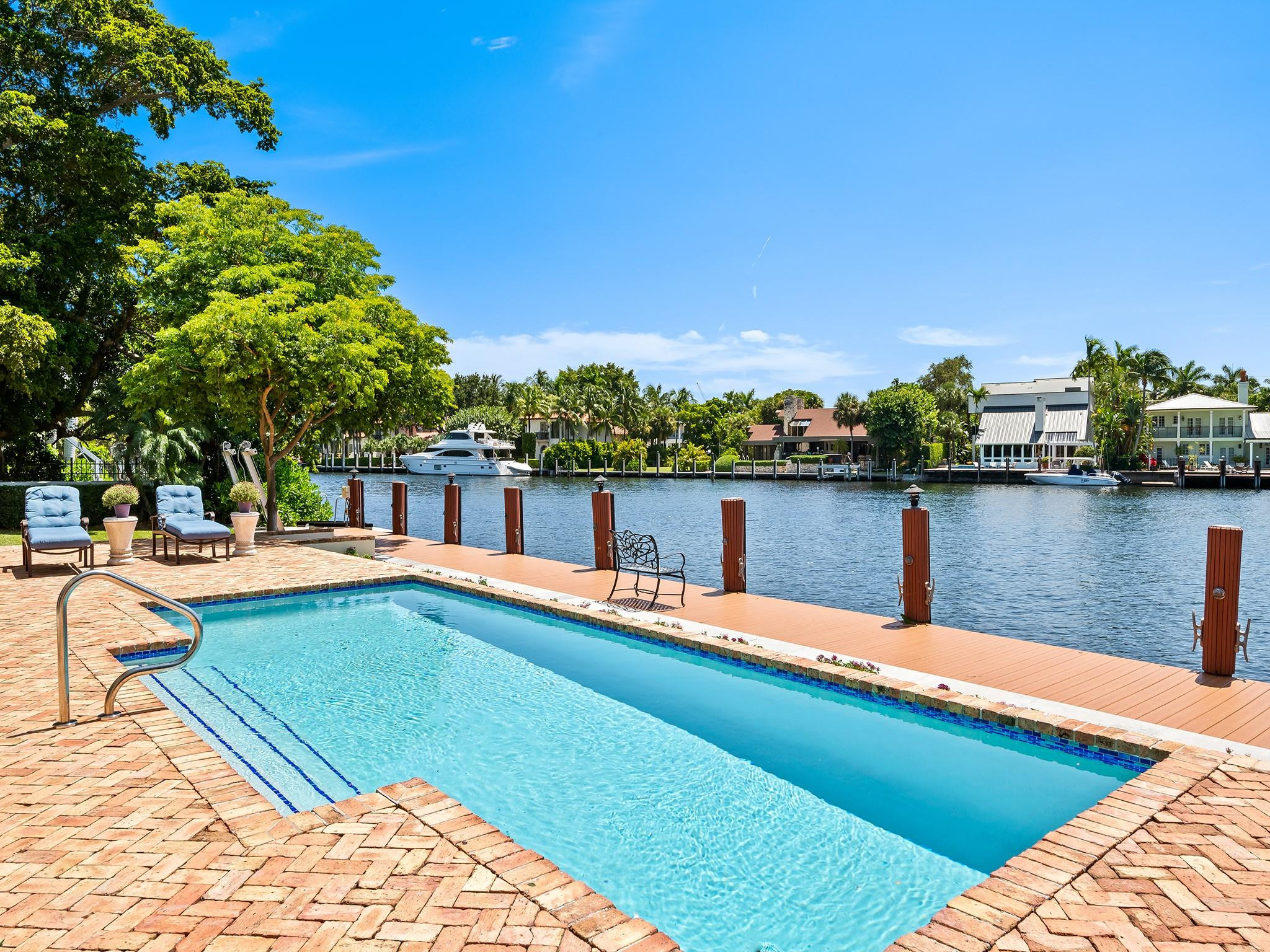 RIO VISTA ISLES - Residential