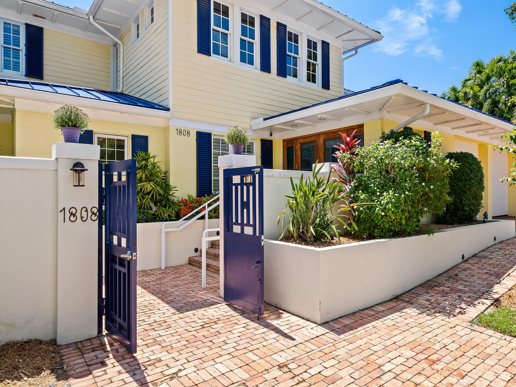 RIO VISTA ISLES - Residential