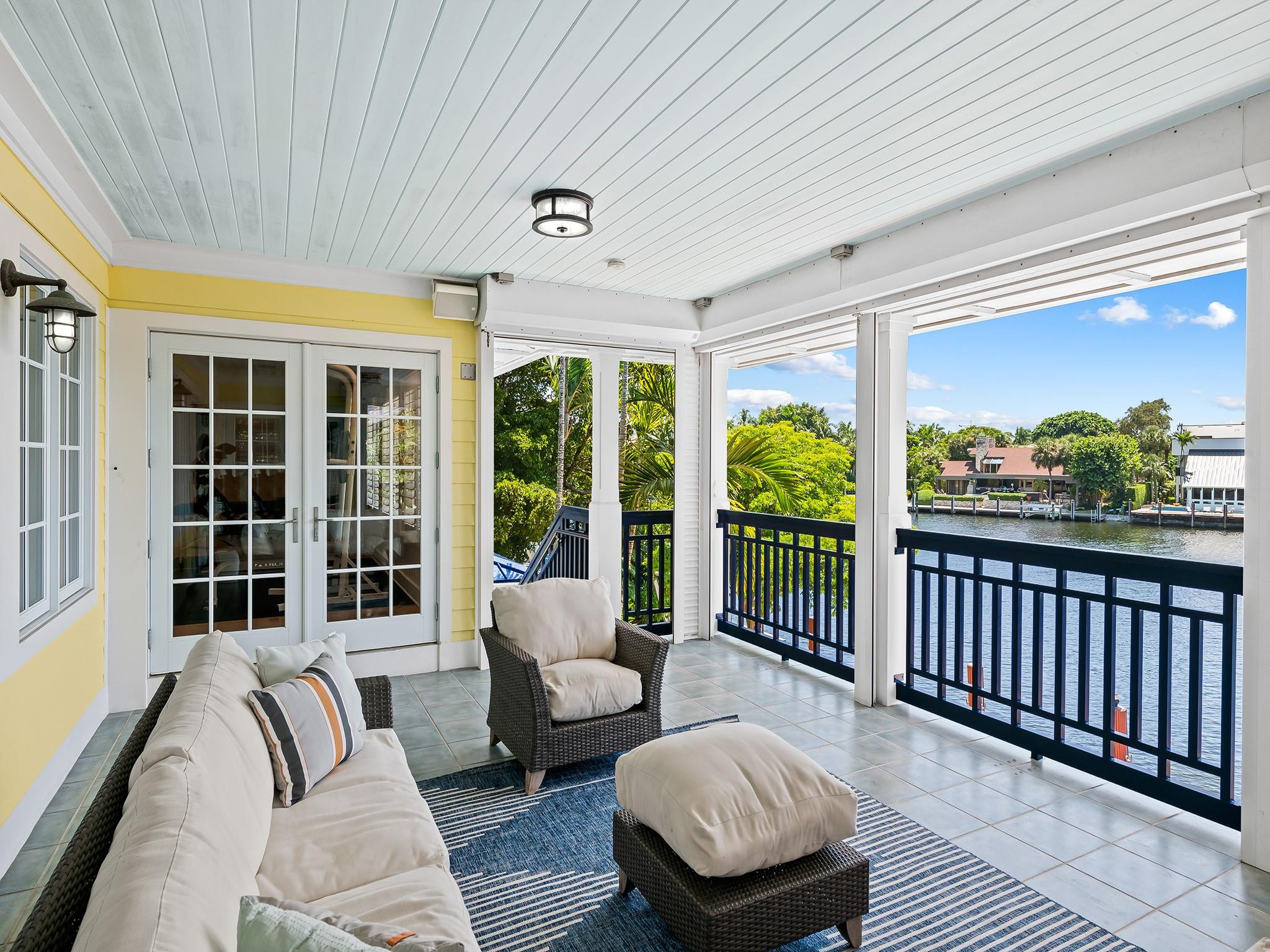 RIO VISTA ISLES - Residential