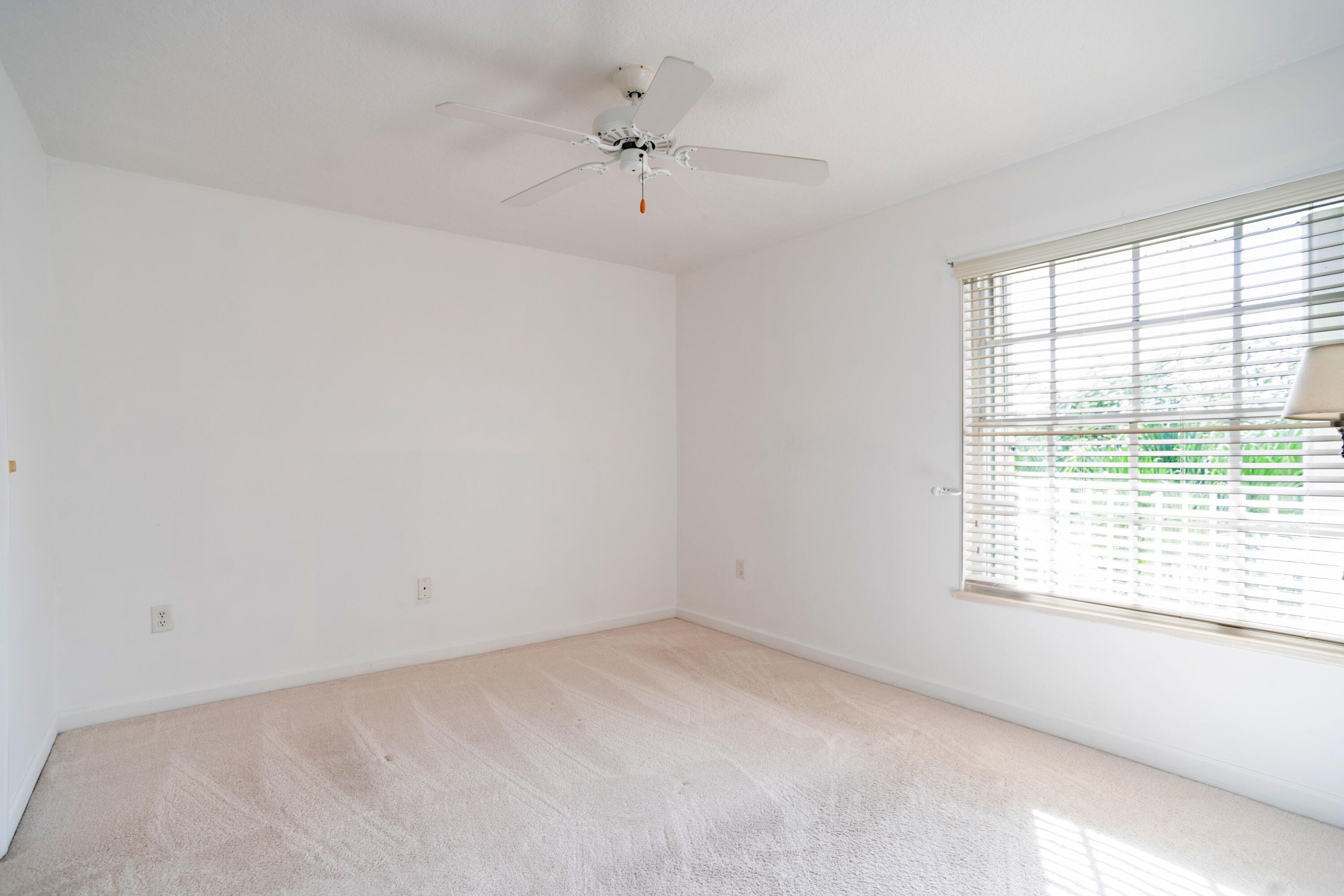 300 Grand Royale Circle 204, Vero Beach, FL, 32962/$179,900 2 300 Grand Royale Circle 204