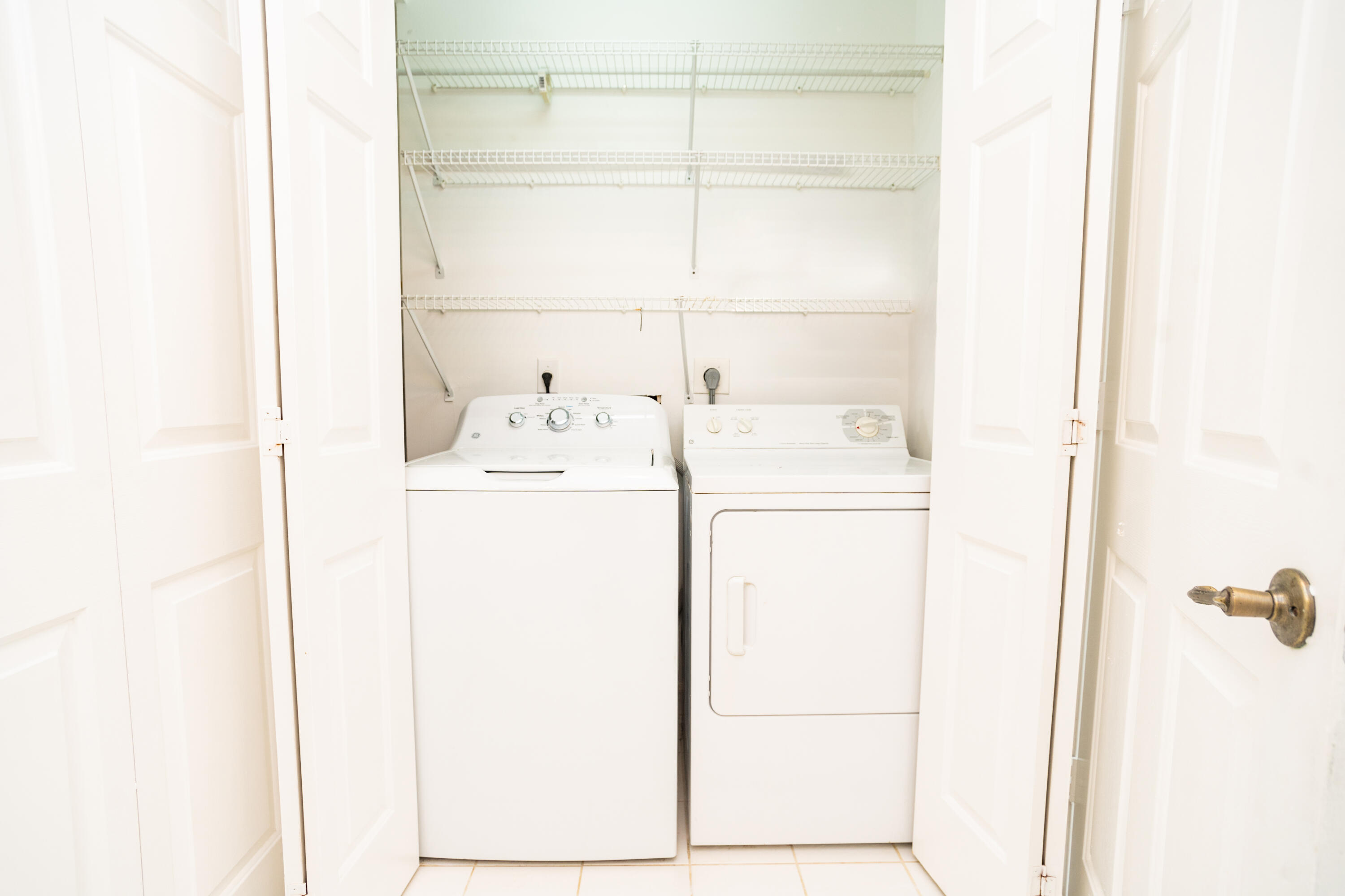 GRAND ROYALE CONDO (THE) - Residential
