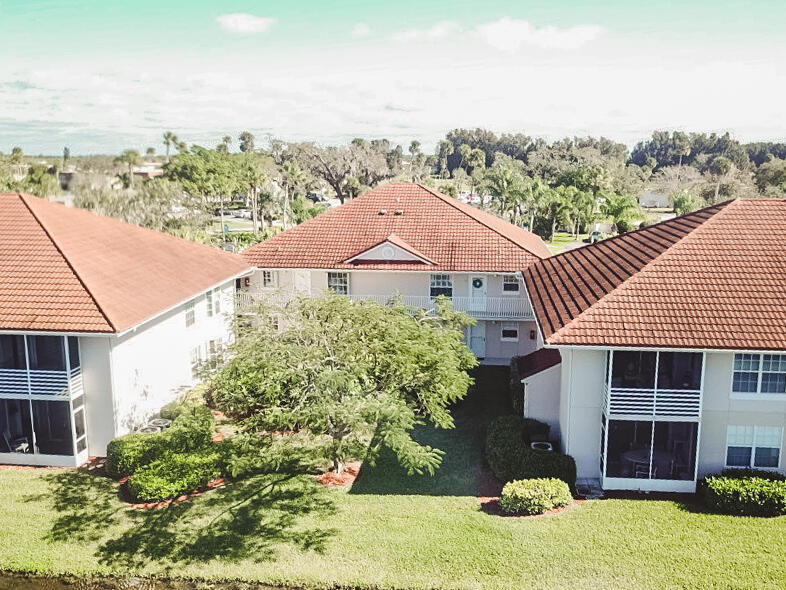 GRAND ROYALE CONDO (THE) - Residential